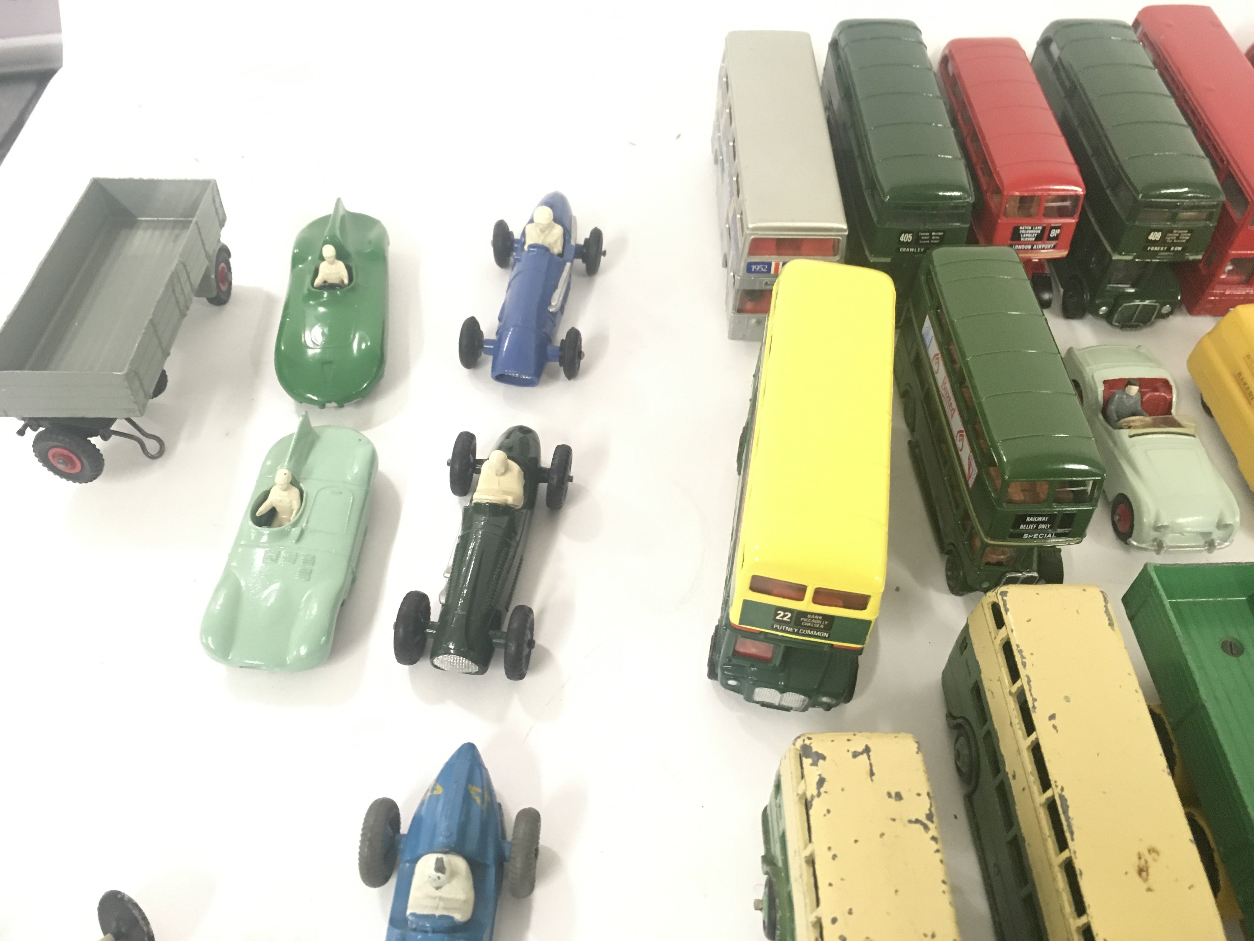 A collection in excess of 50 unboxed diecast model - Image 2 of 6