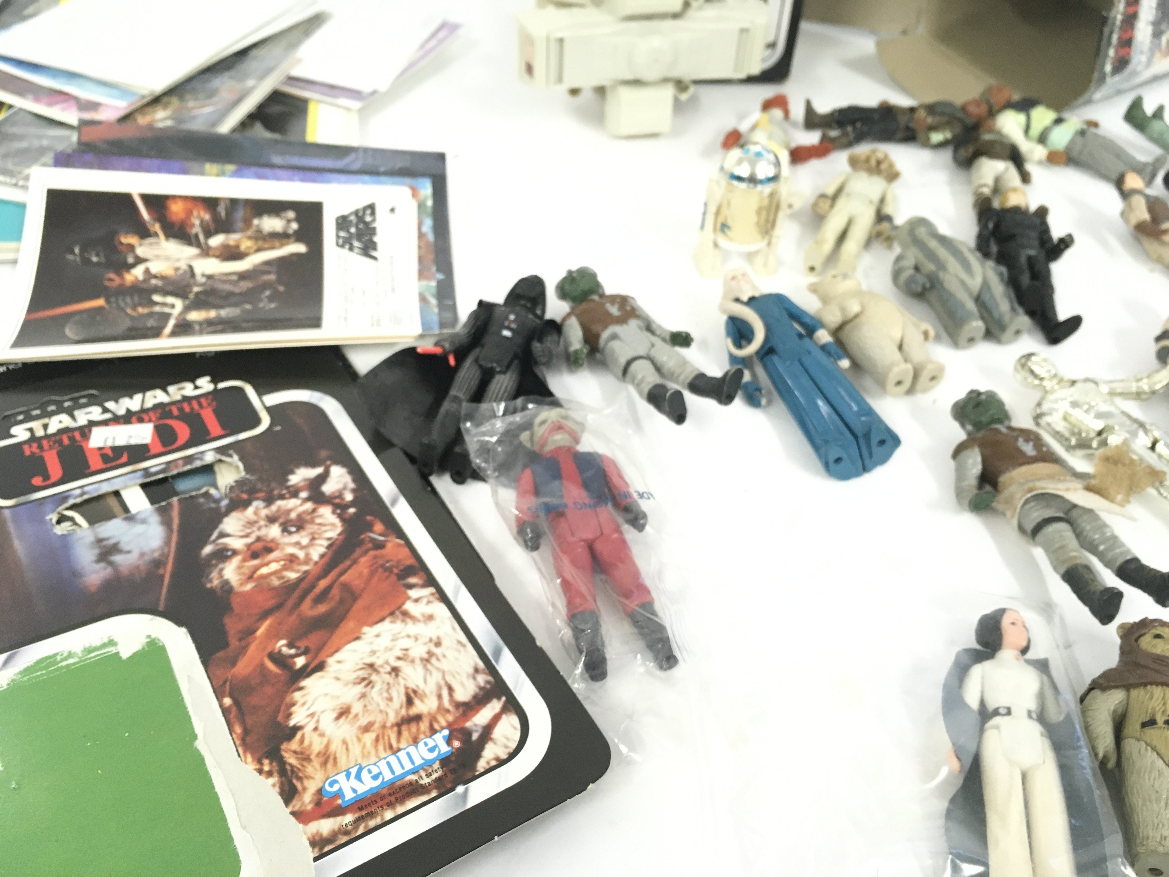 A collection of vintage STAR WARS figures . Also i - Image 6 of 6