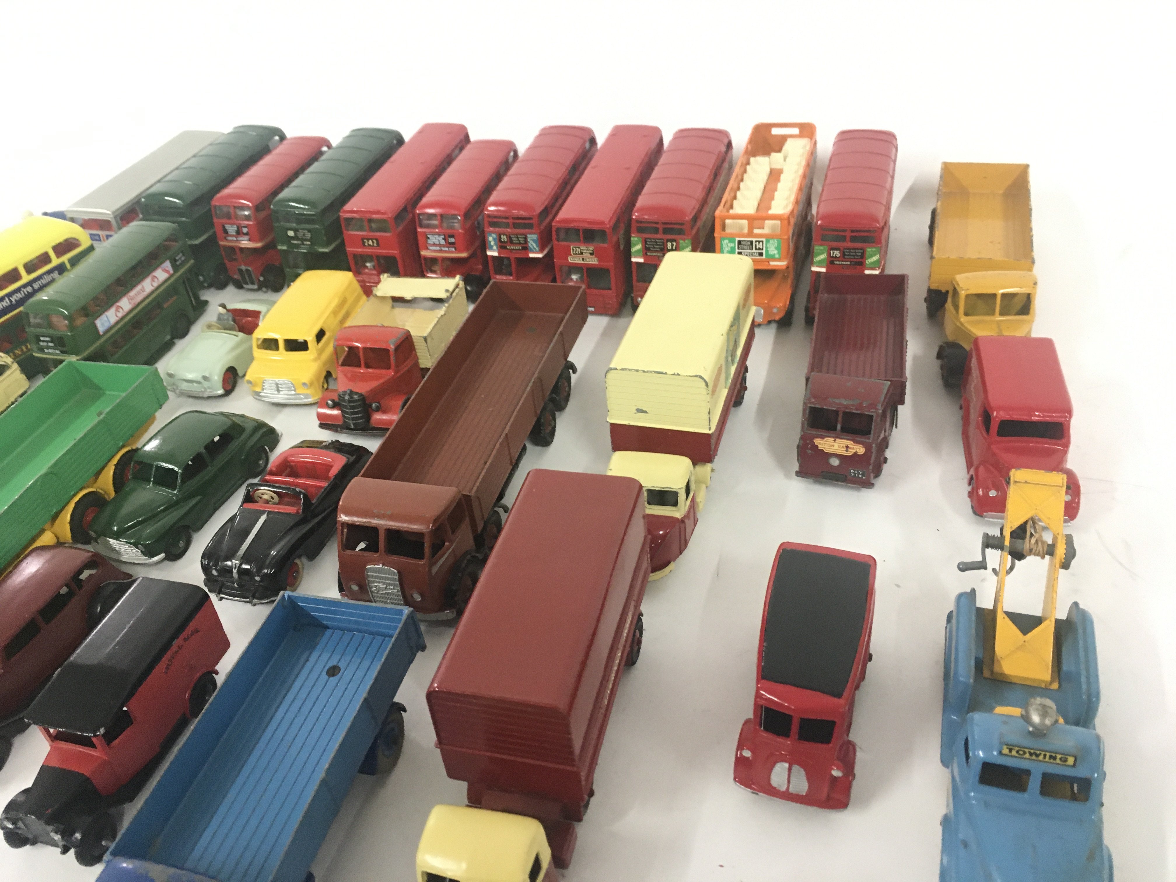 A collection in excess of 50 unboxed diecast model - Image 5 of 6