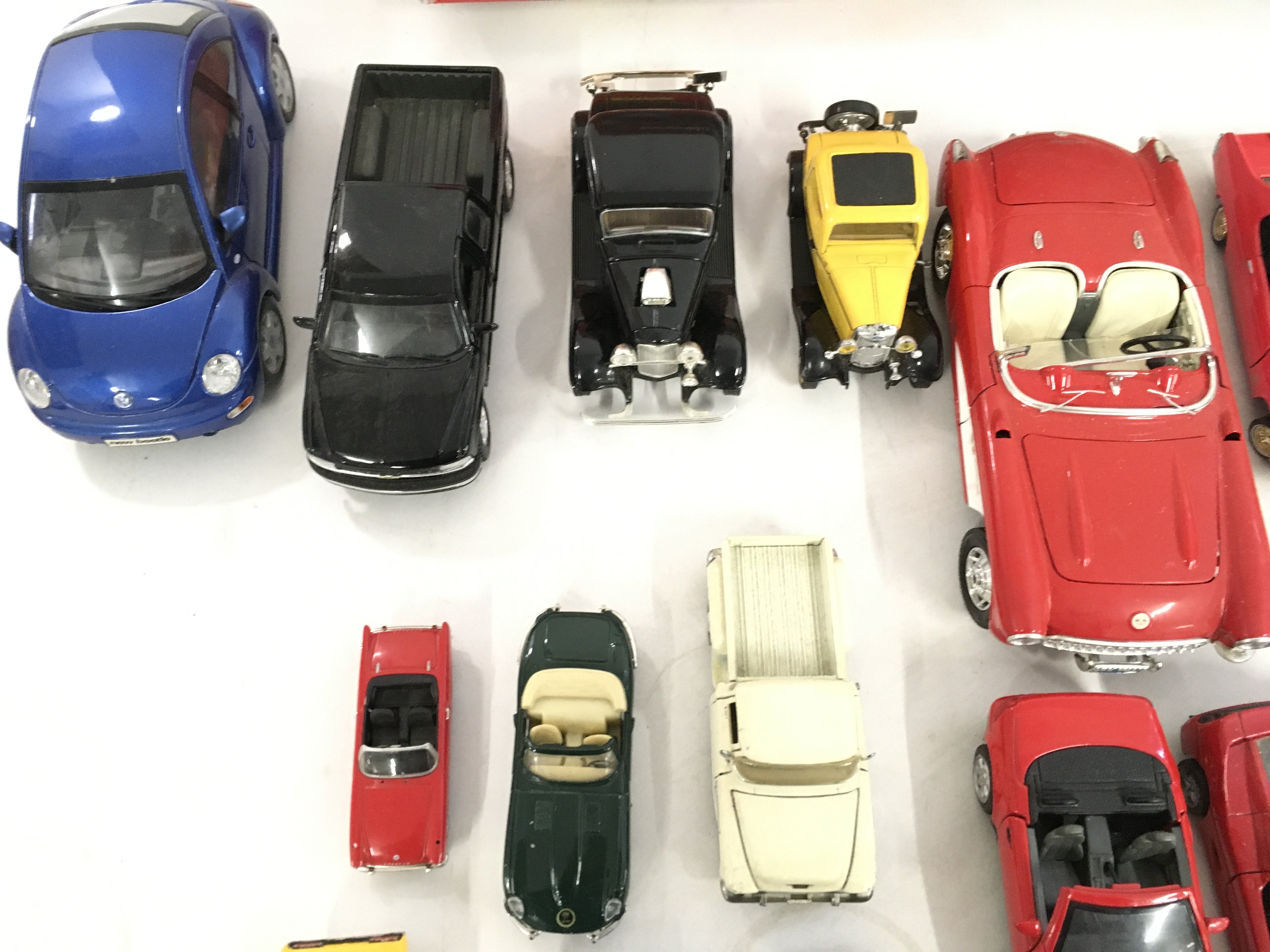 Boxed Micro Scalextric set incomplete. A collectio - Image 3 of 5