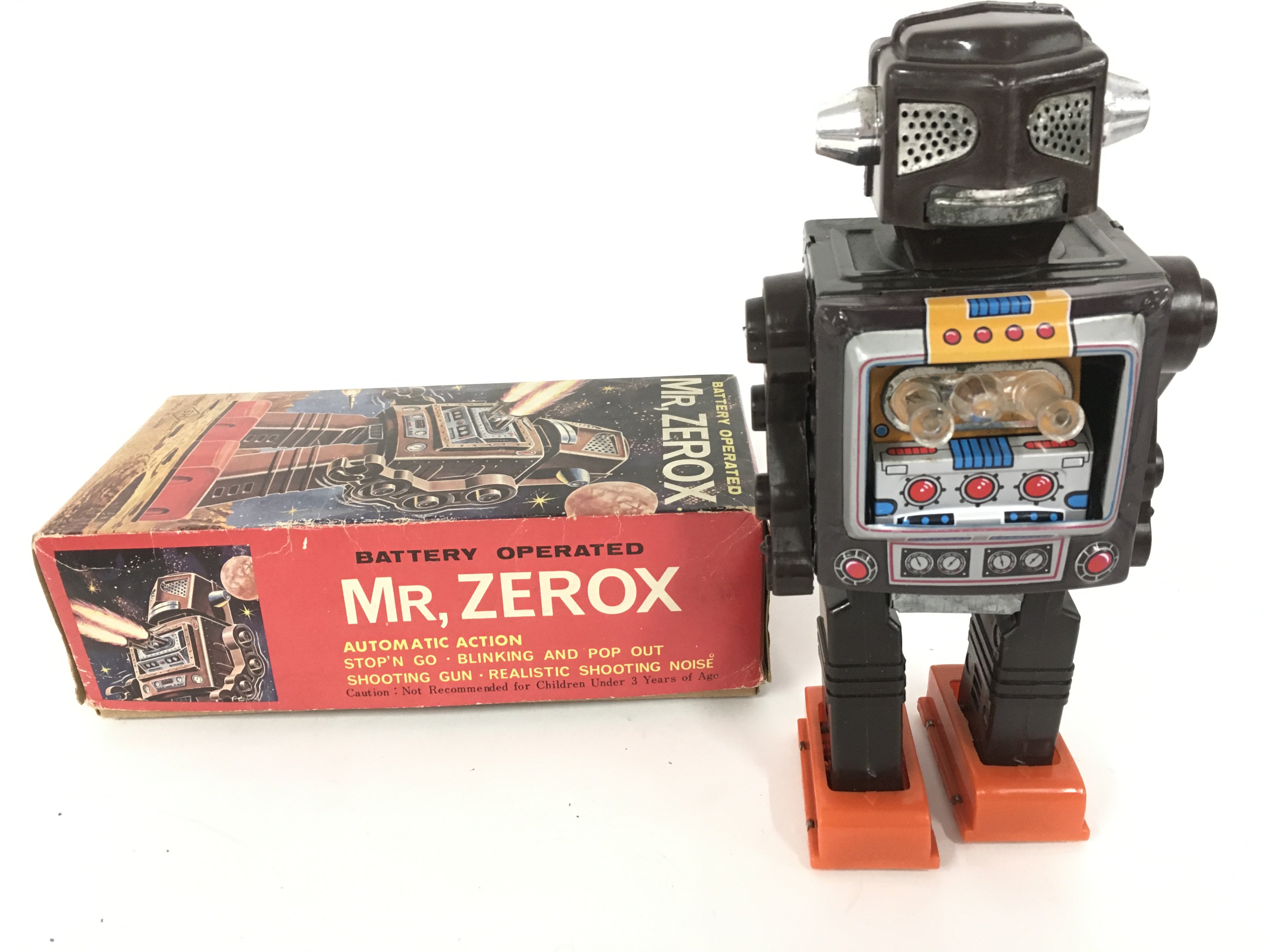 A boxed 1960s tinplate battery operated robot..MR - Image 3 of 8