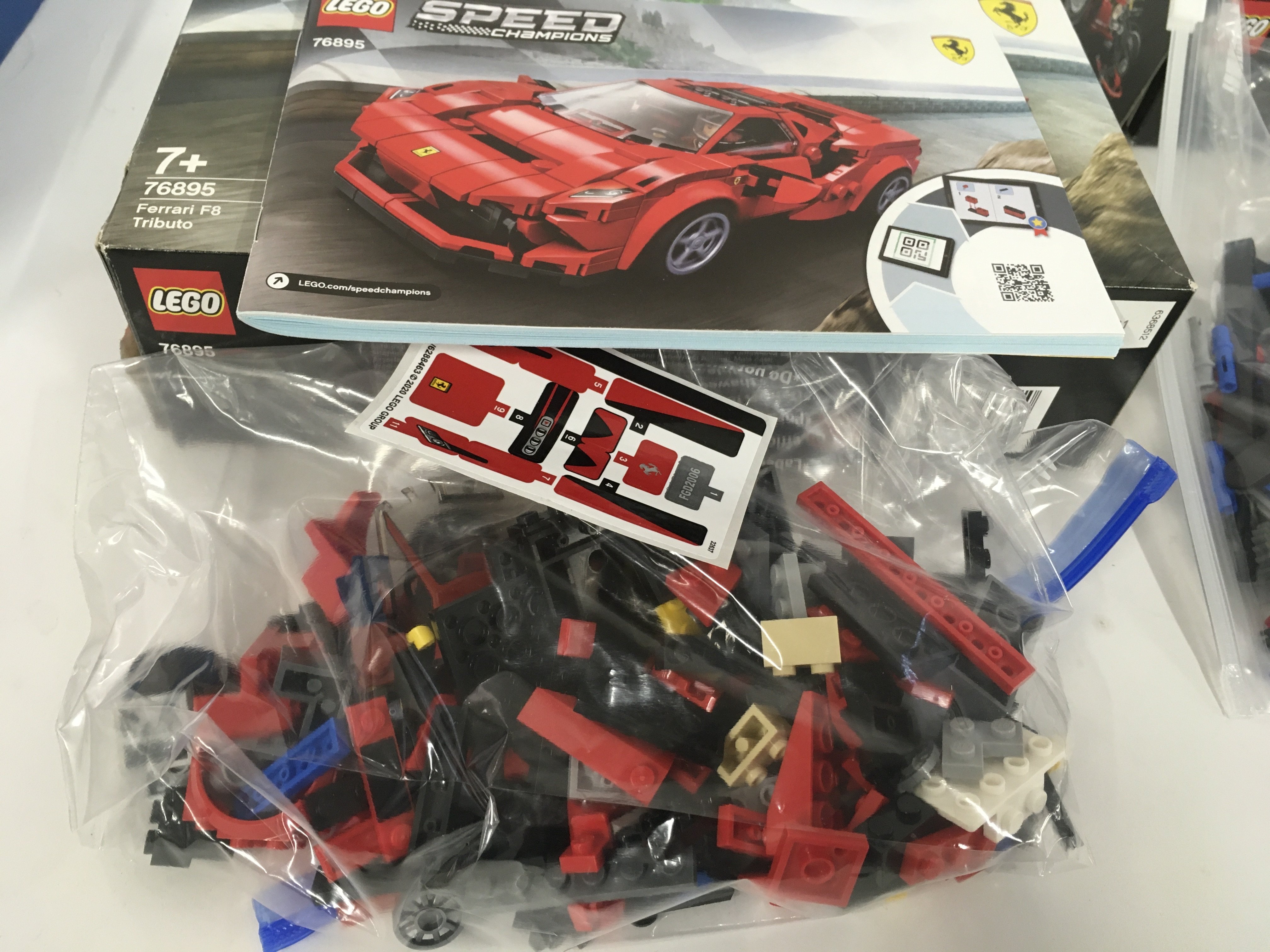2 boxed Lego sets. 42107 Ducati Panigale V4R. and. 76895 Ferrari F8 Tributo. Previously assembled - Image 3 of 5