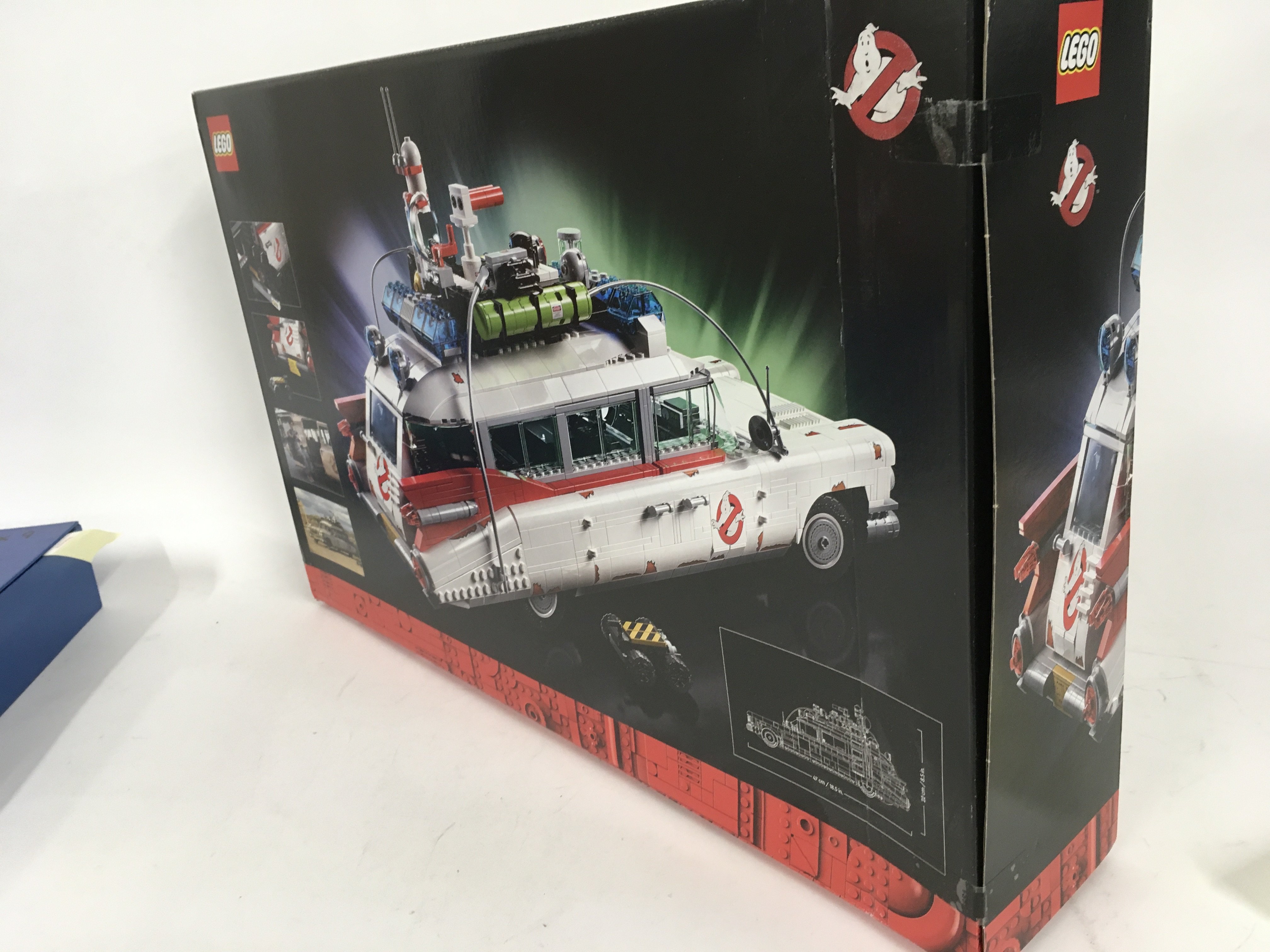 Sealed and unopened Lego set. Ghostbusters 10274 ECTO 1. - Image 3 of 4