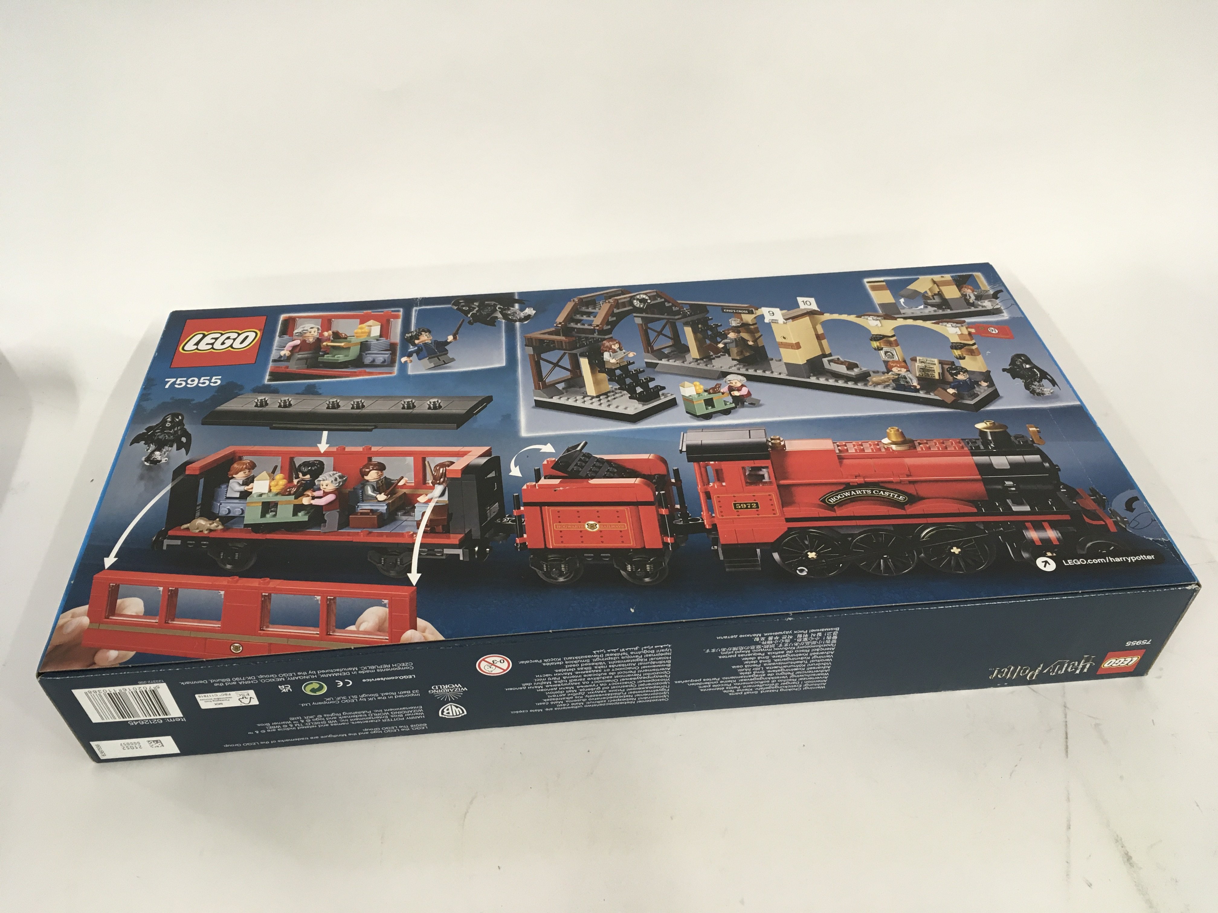 Sealed and unopened boxed Lego set. Harry Potter. 75955 HOGWARTS EXPRESS. - Image 2 of 2