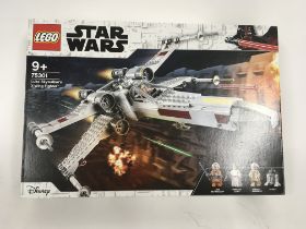 Sealed and Unopened Lego set. Star Wars 75301 LUKE SKYWALKERS X WING FIGHTER.