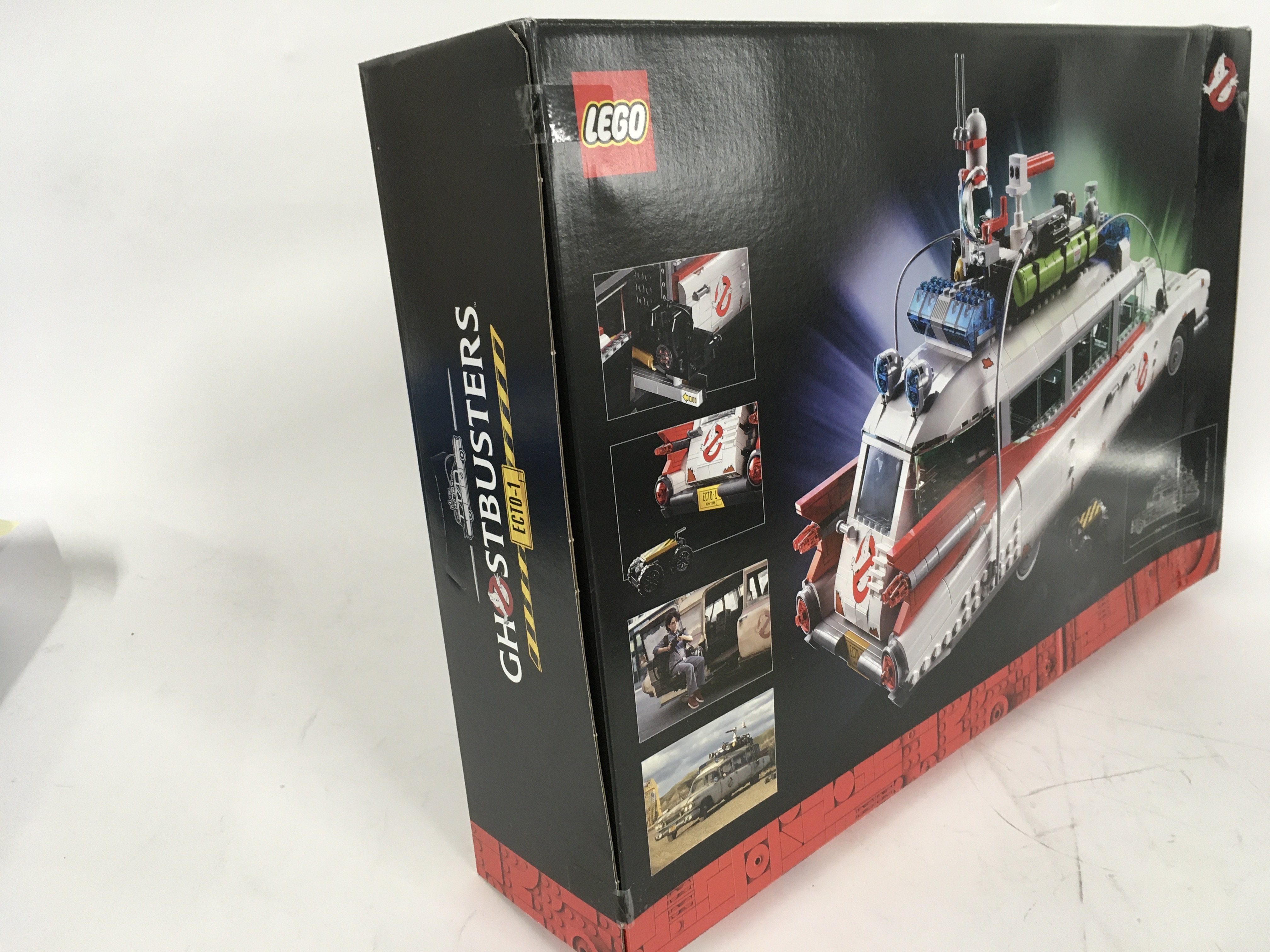 Sealed and unopened Lego set. Ghostbusters 10274 ECTO 1. - Image 2 of 4