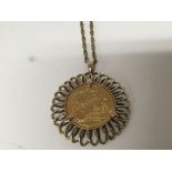 A 1915 gold Sovereign in a 9carat gold pendent mou