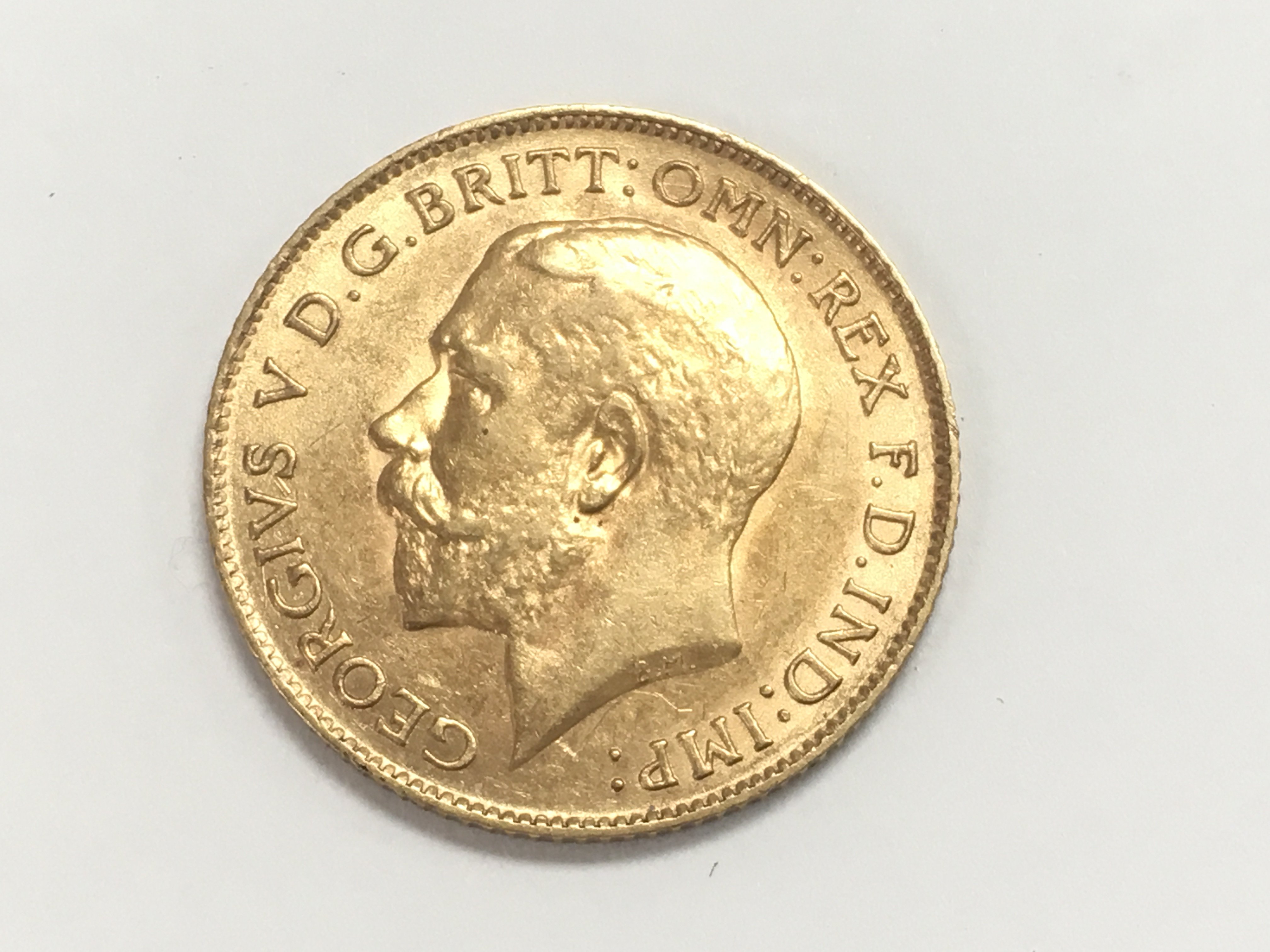 22ct yellow gold half sovereign coin dated 1914. P