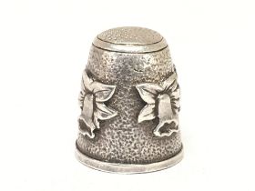 A Charles Horner silver hallmarked thimble. Postag