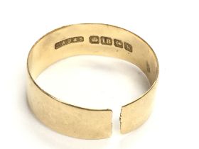 18ct carat yellow gold, plain polished men's weddi