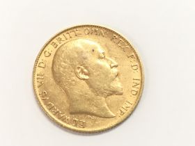 22ct yellow gold half sovereign coin, dated 1910.