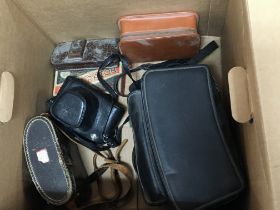 A collection of Vintage camera equipment (a lot)