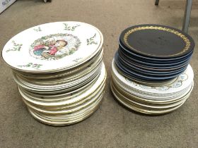 A collection of various collectors plates includin