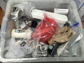 A box of oddments including ceramics and other ite