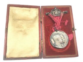 A Boxed Coronation Medal. King Edward VII.- NO RES