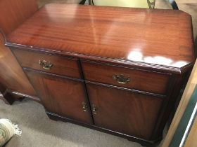 A Burley Butler Hostess Trolley in Cabinet form se