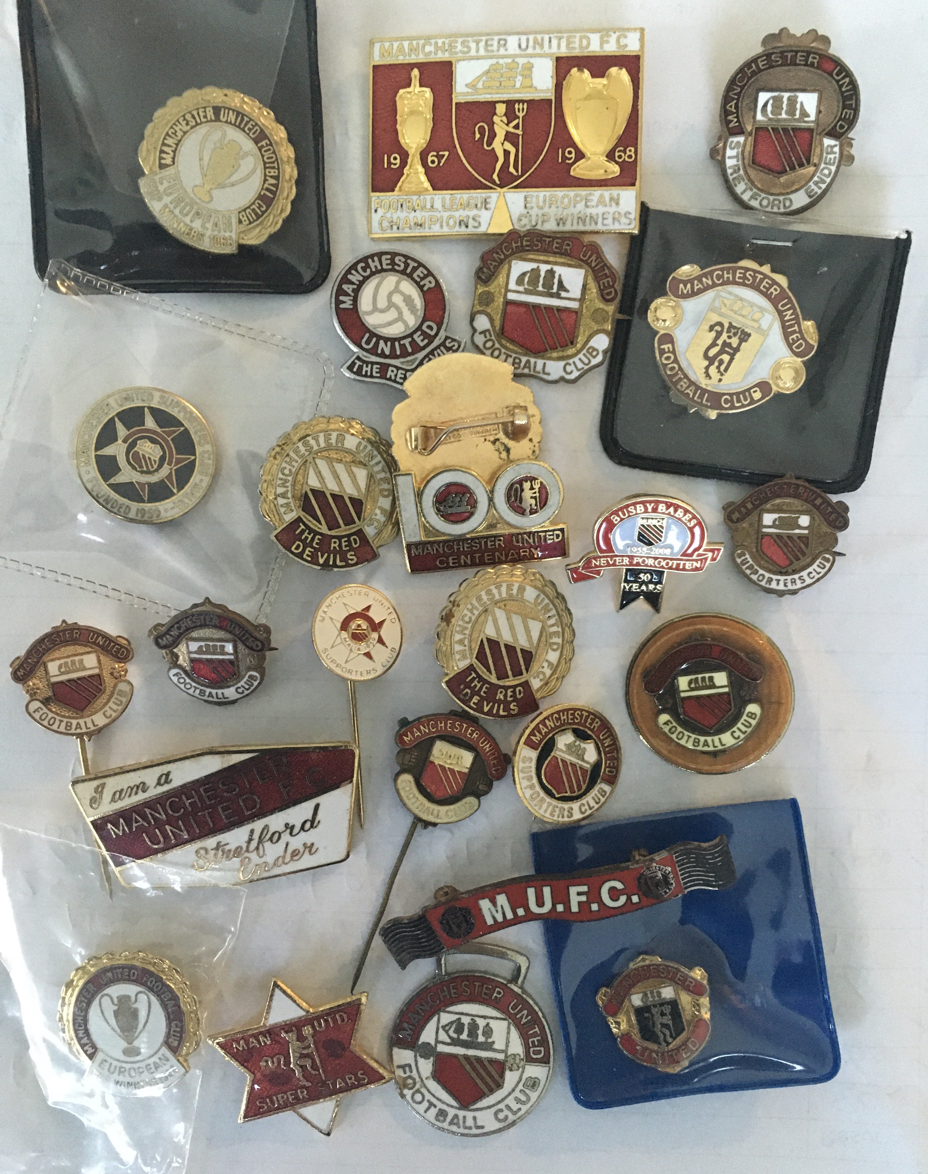 Manchester United Football Badges: Nice collection