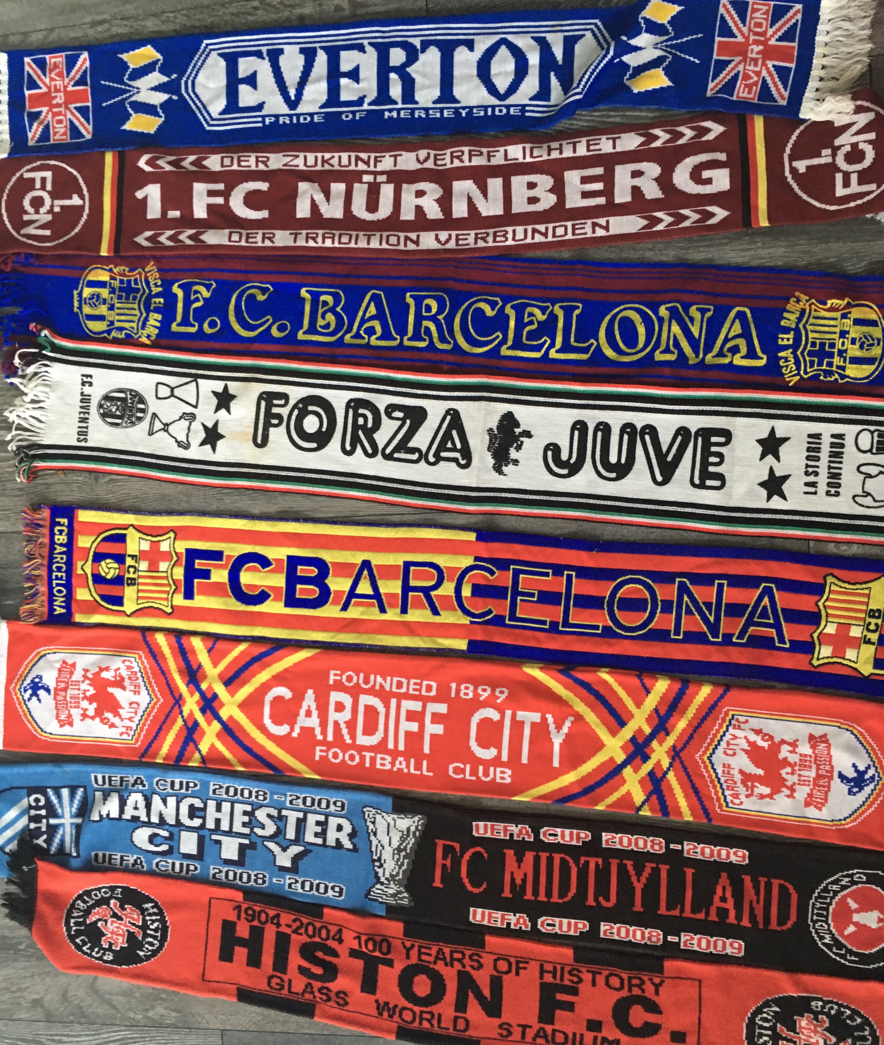 Football Scarf + Flag Collection: Over 20 scarves - Image 3 of 4