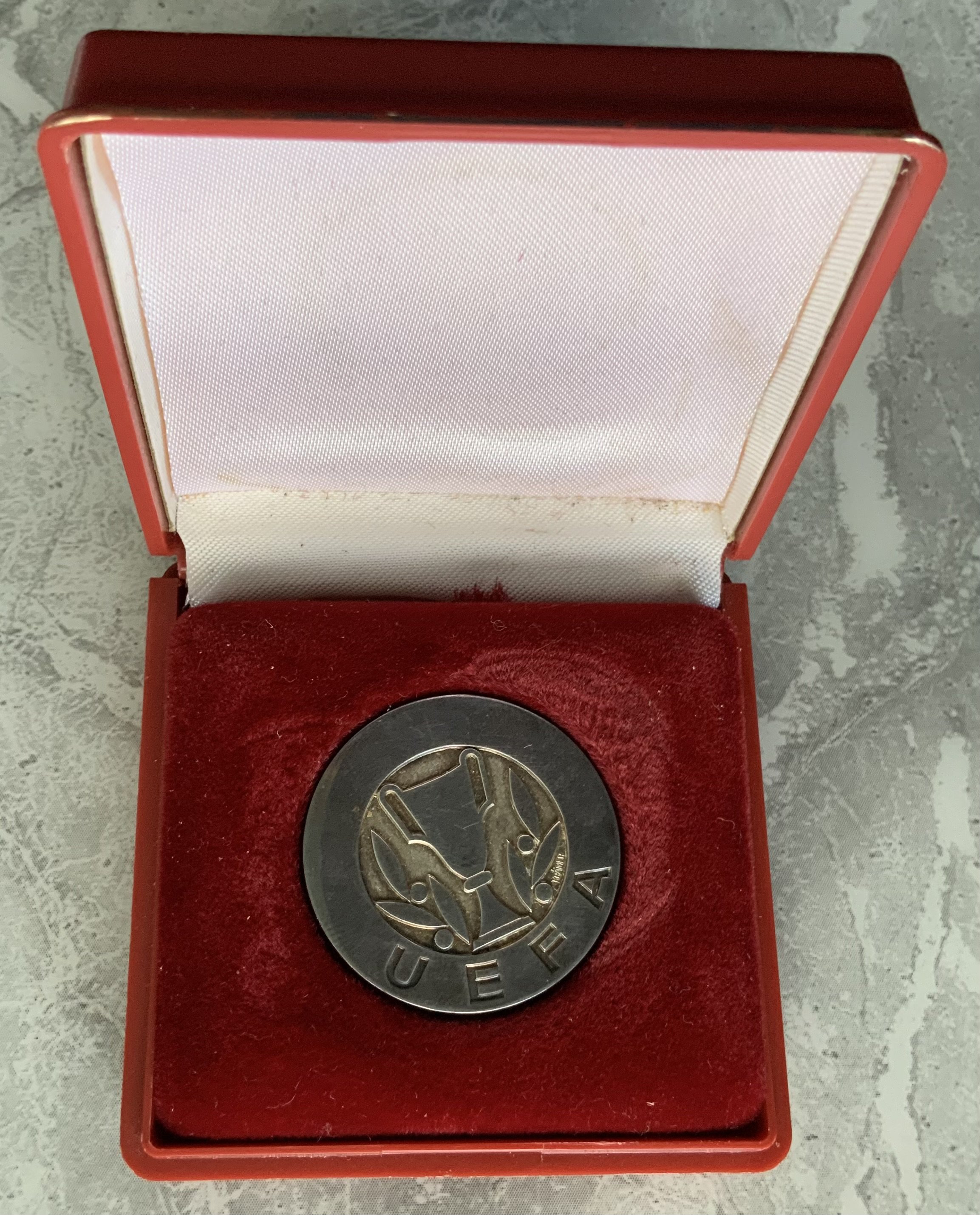 West Ham 1976 ECWC Final Runners Up Medal: Awarded - Image 3 of 4