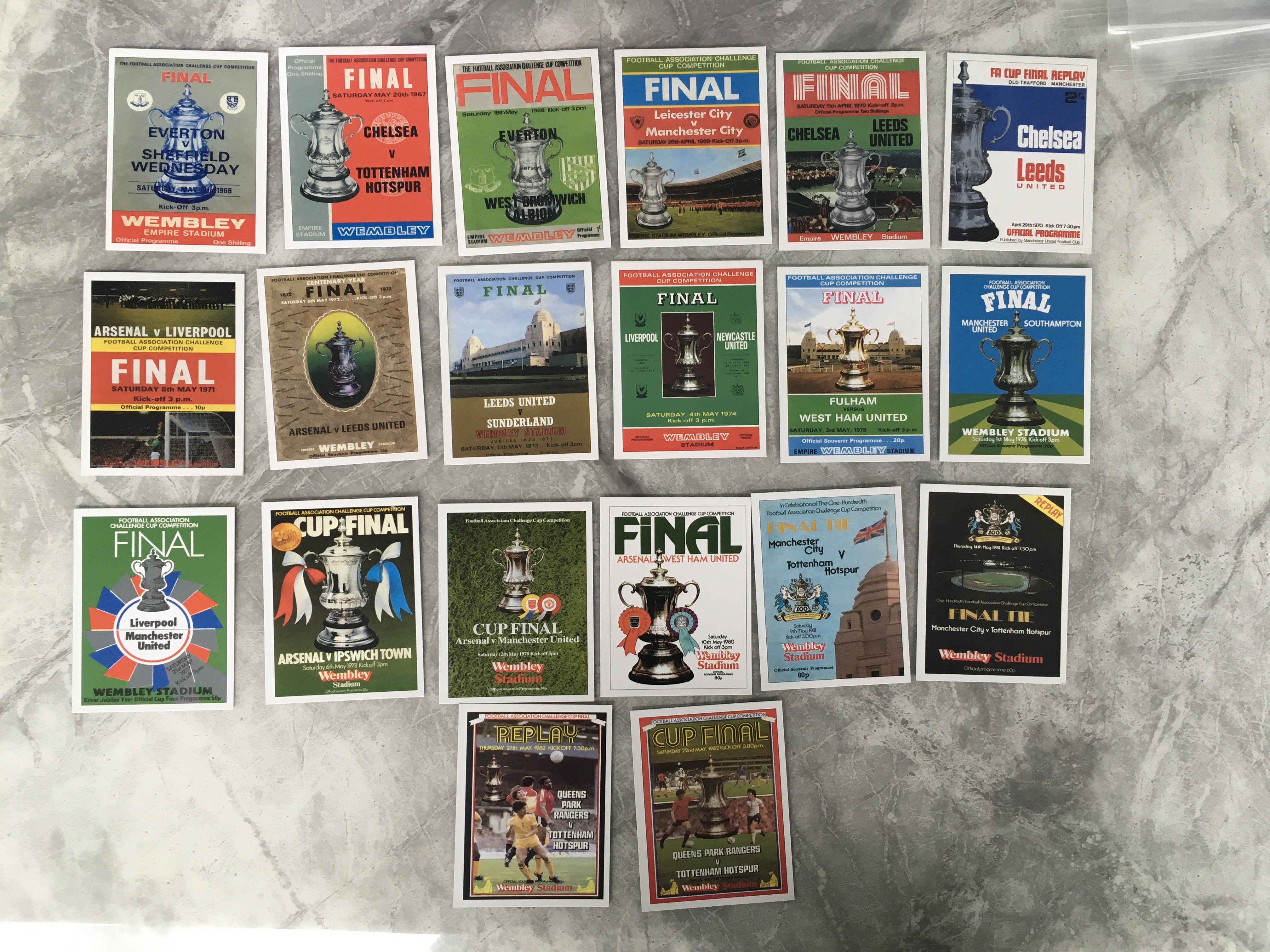 FA Cup Final Cover Football Displays: Colourful fr - Image 2 of 2