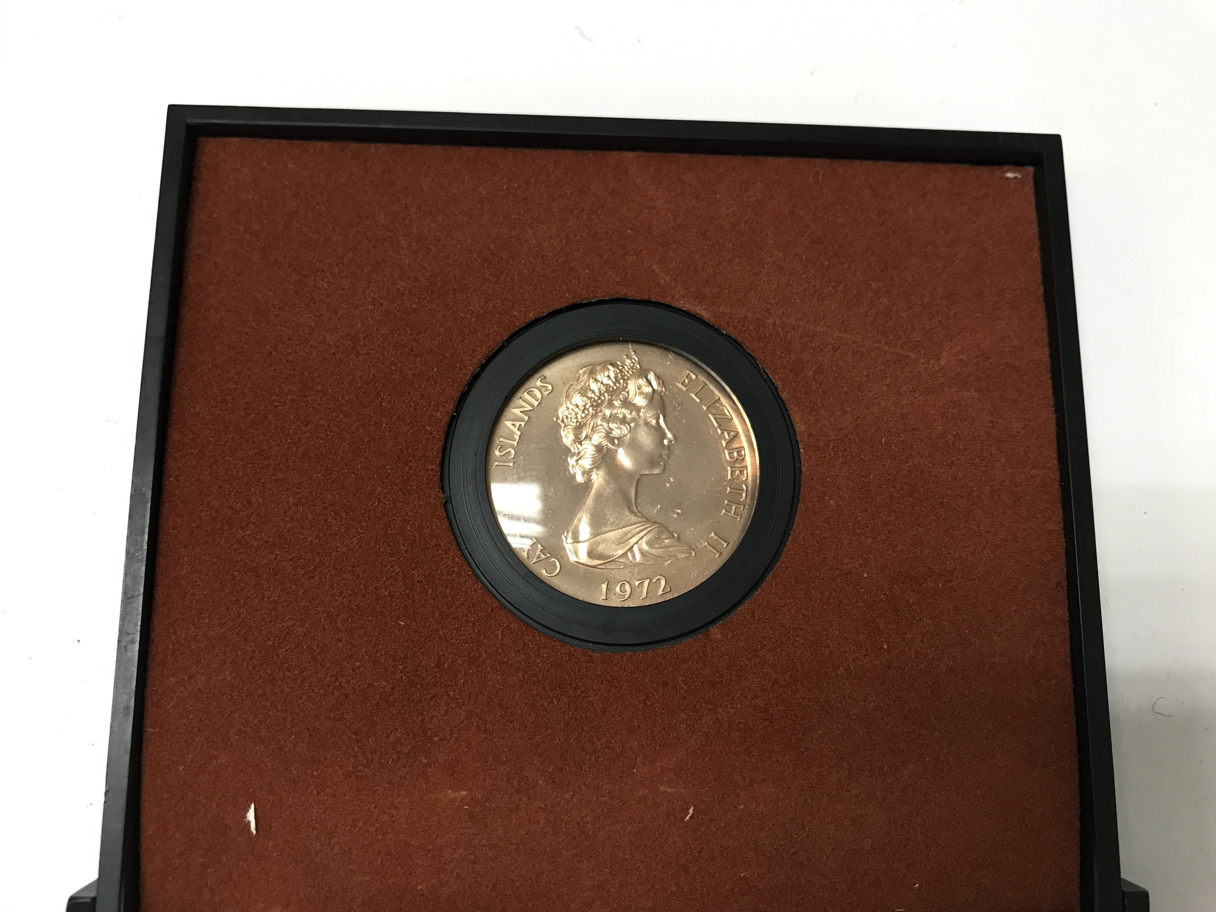 A Cayman island 1972 gold 25 dollar coin proof edi - Image 3 of 3