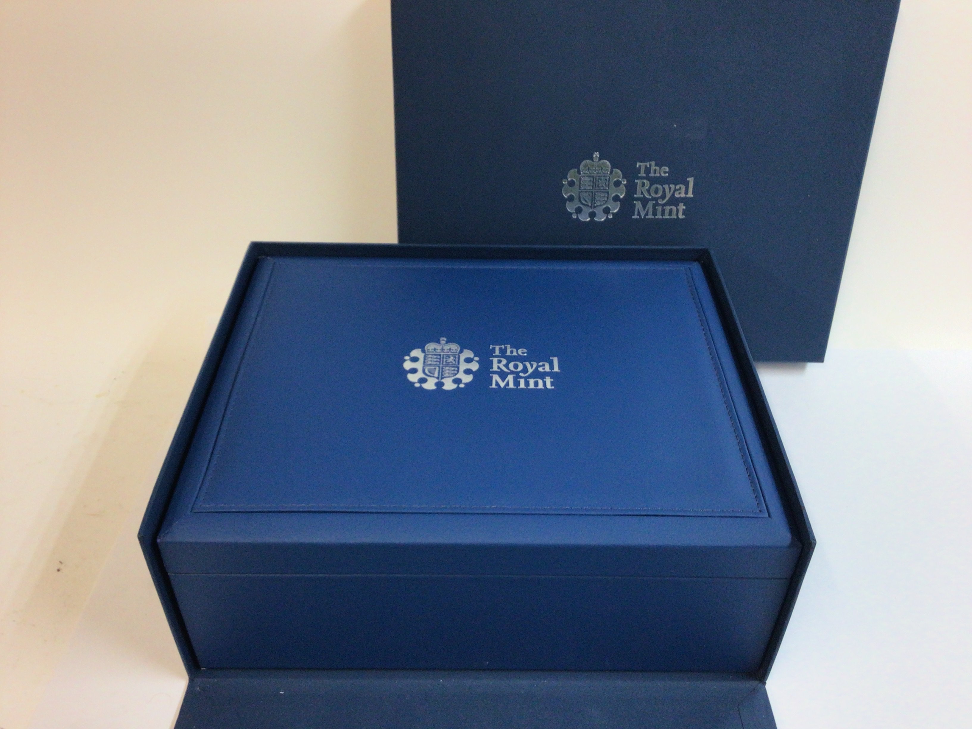 A royal mint presentation case containing commemor - Image 4 of 4