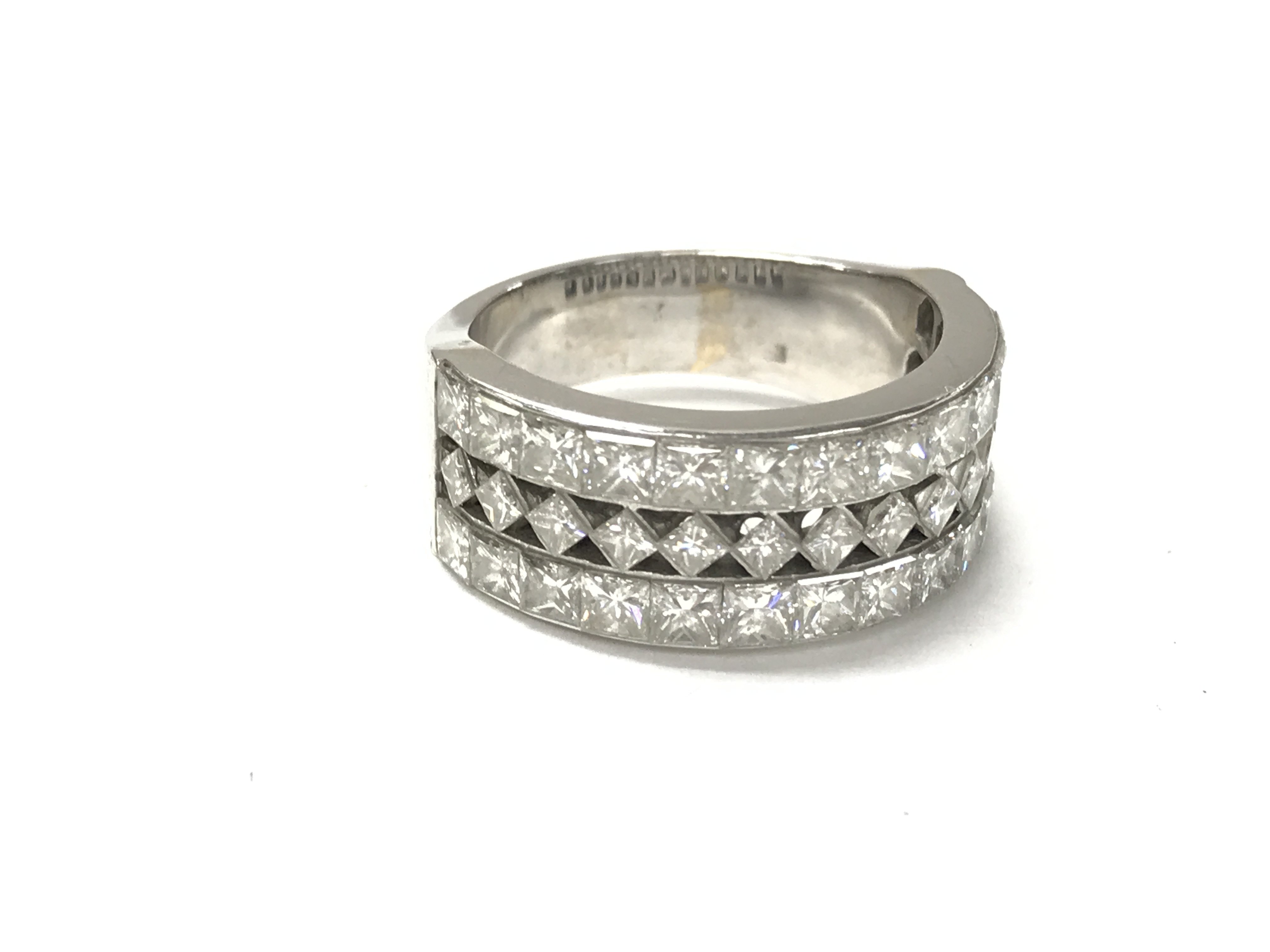 A high ct white gold ring with approximately 2ct o