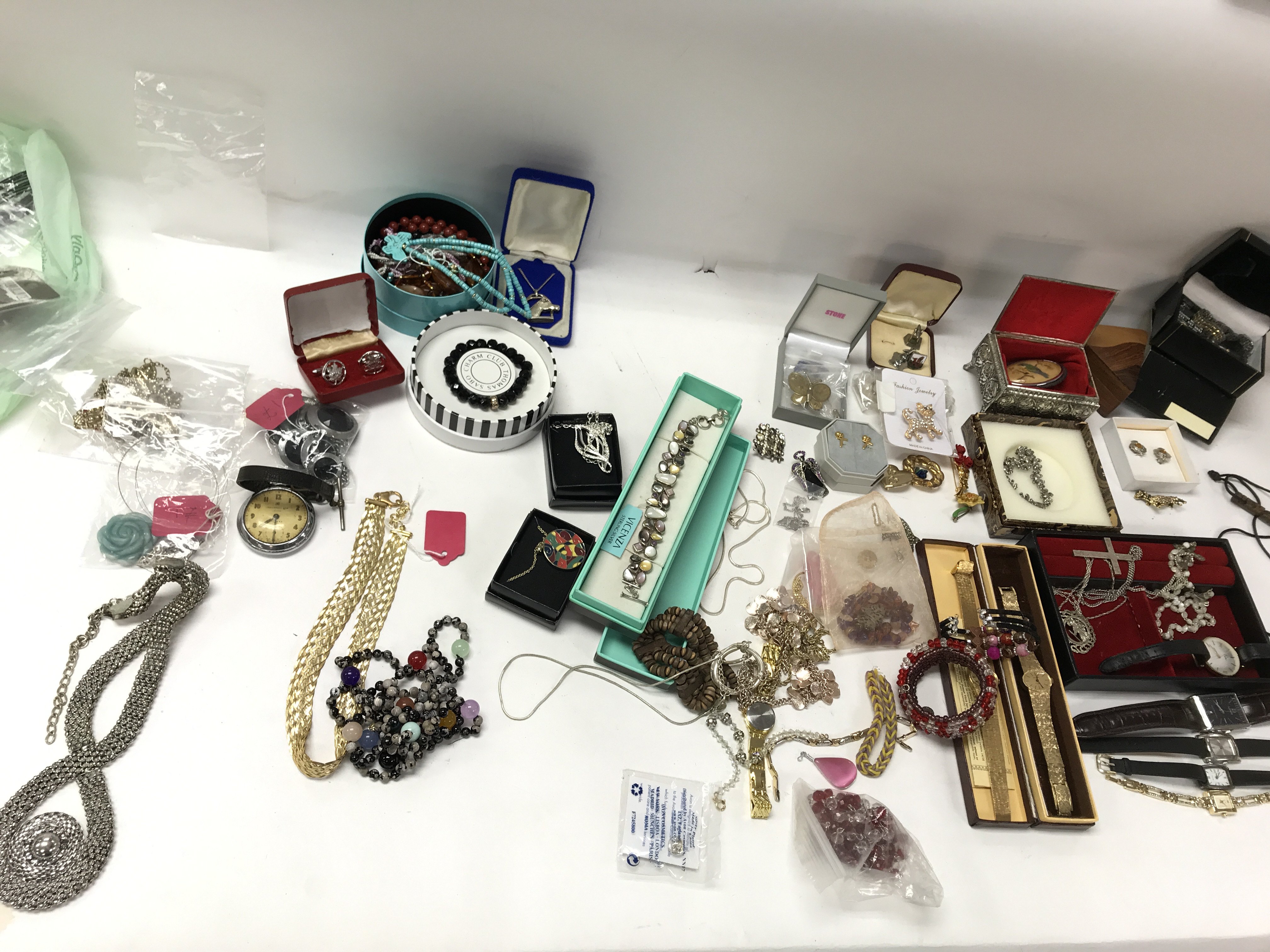 A large collection of costume jewellery including pearls cufflinks bracelet etc. There is a number - Image 4 of 6