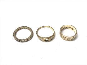 A collective lot of 9ct gold rings. Total 8.06g
