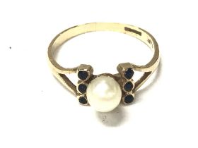 A 9ct gold Pearl ring 1.60g and size L