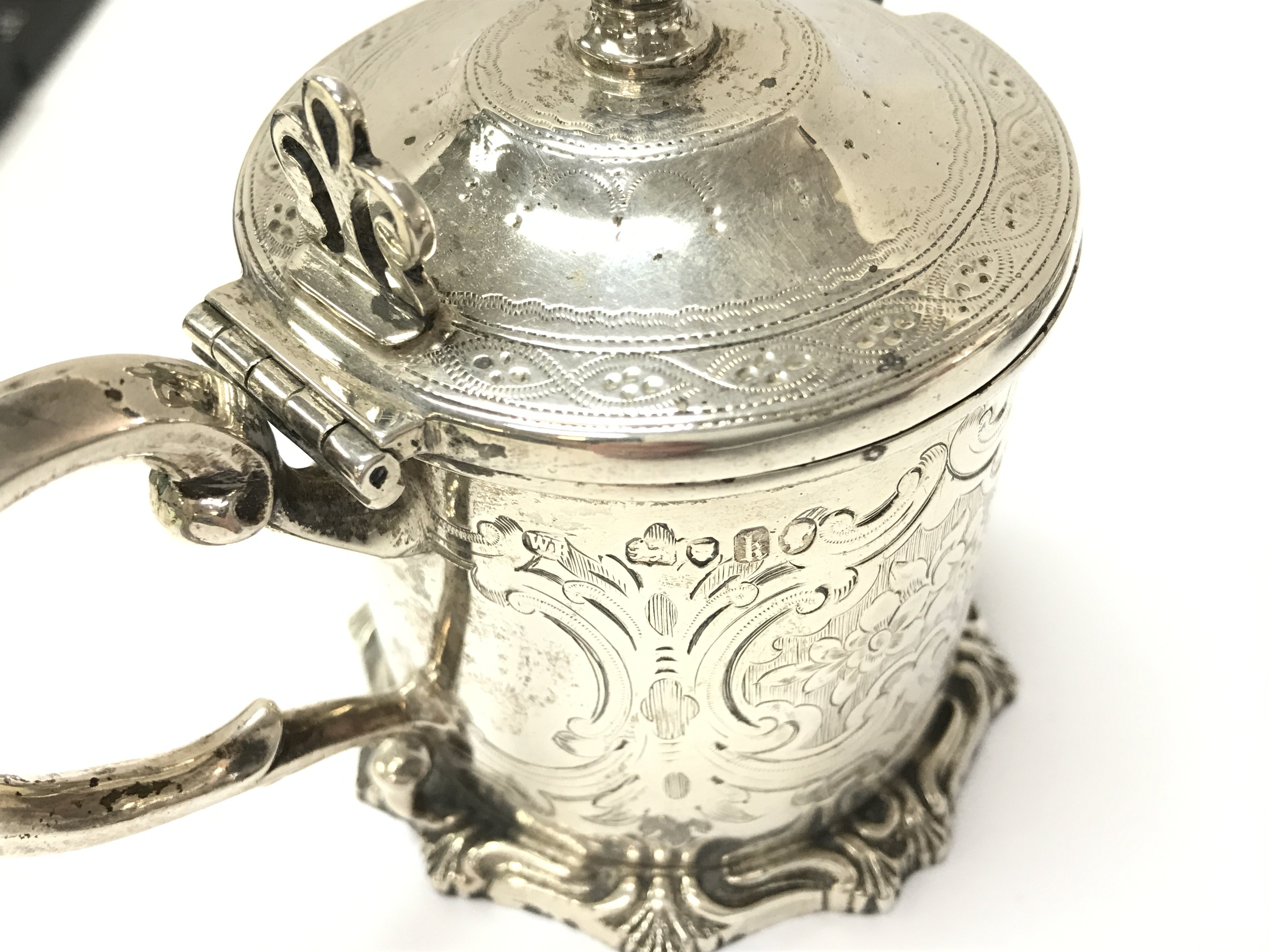 A collection of assorted silver items including a mustard pot and sugar sifter and a silver and - Image 2 of 4