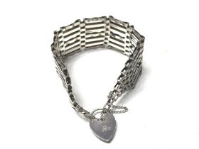 A silver gate bracelet. 21.82g