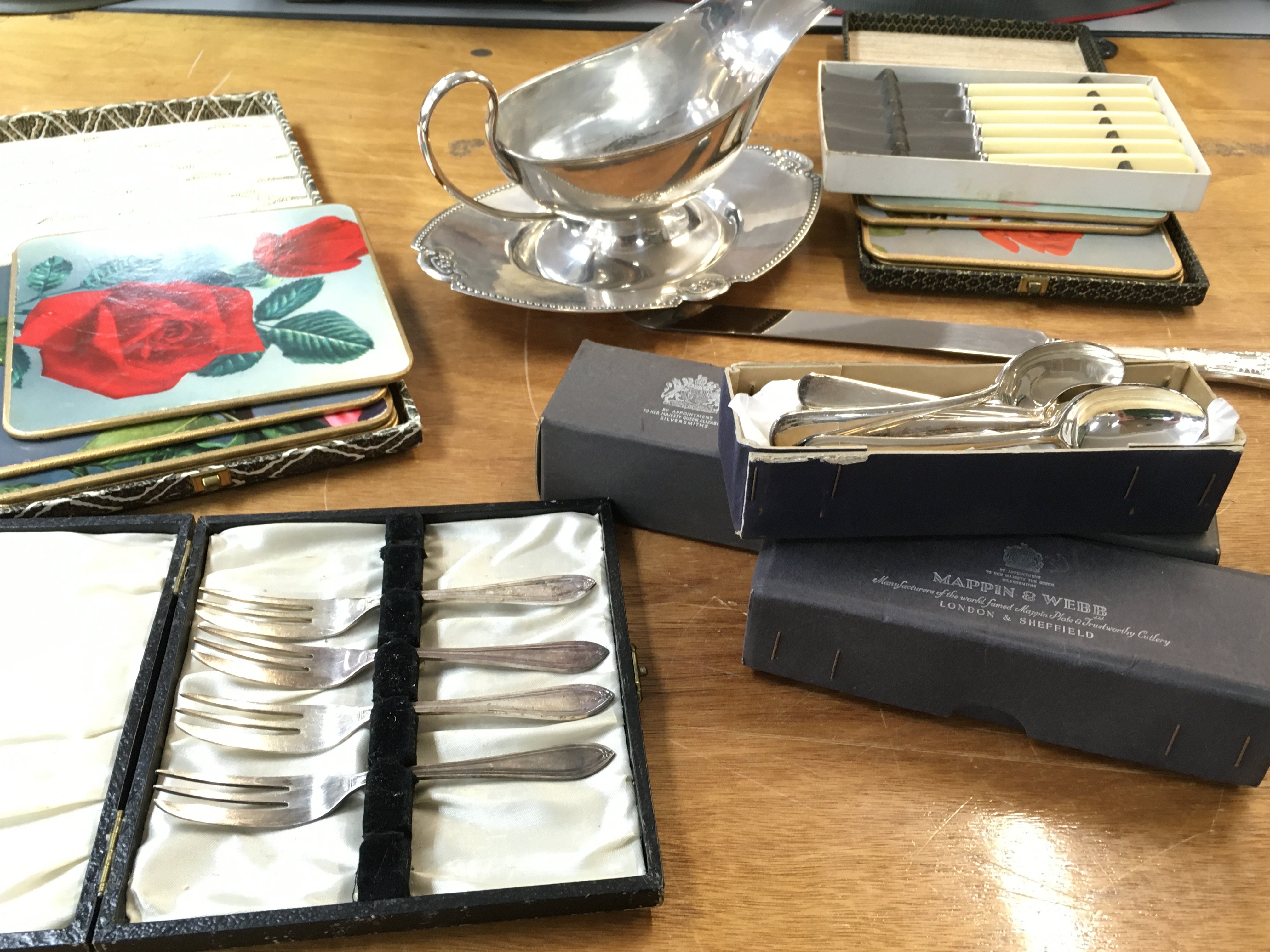 A collection of silver plate including boxed Mappi - Image 4 of 4