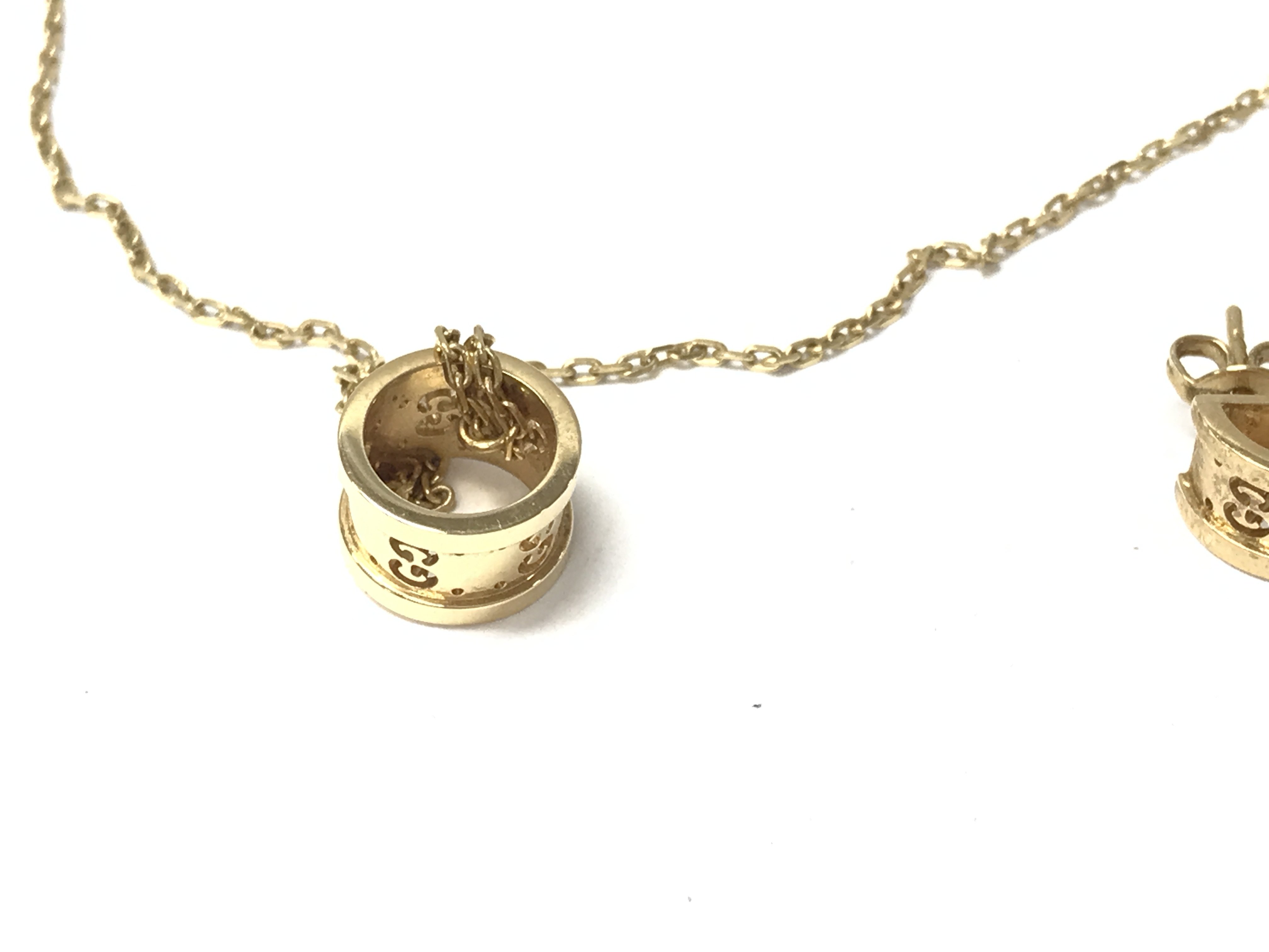 An 18ct gold a Gucci pendant and matching earring - Image 2 of 3