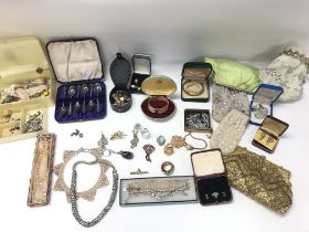 A large collection of assorted costume jewellery i