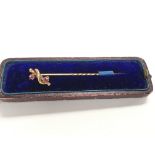 14ct yellow gold (unmarked) stick/lapel pin with r