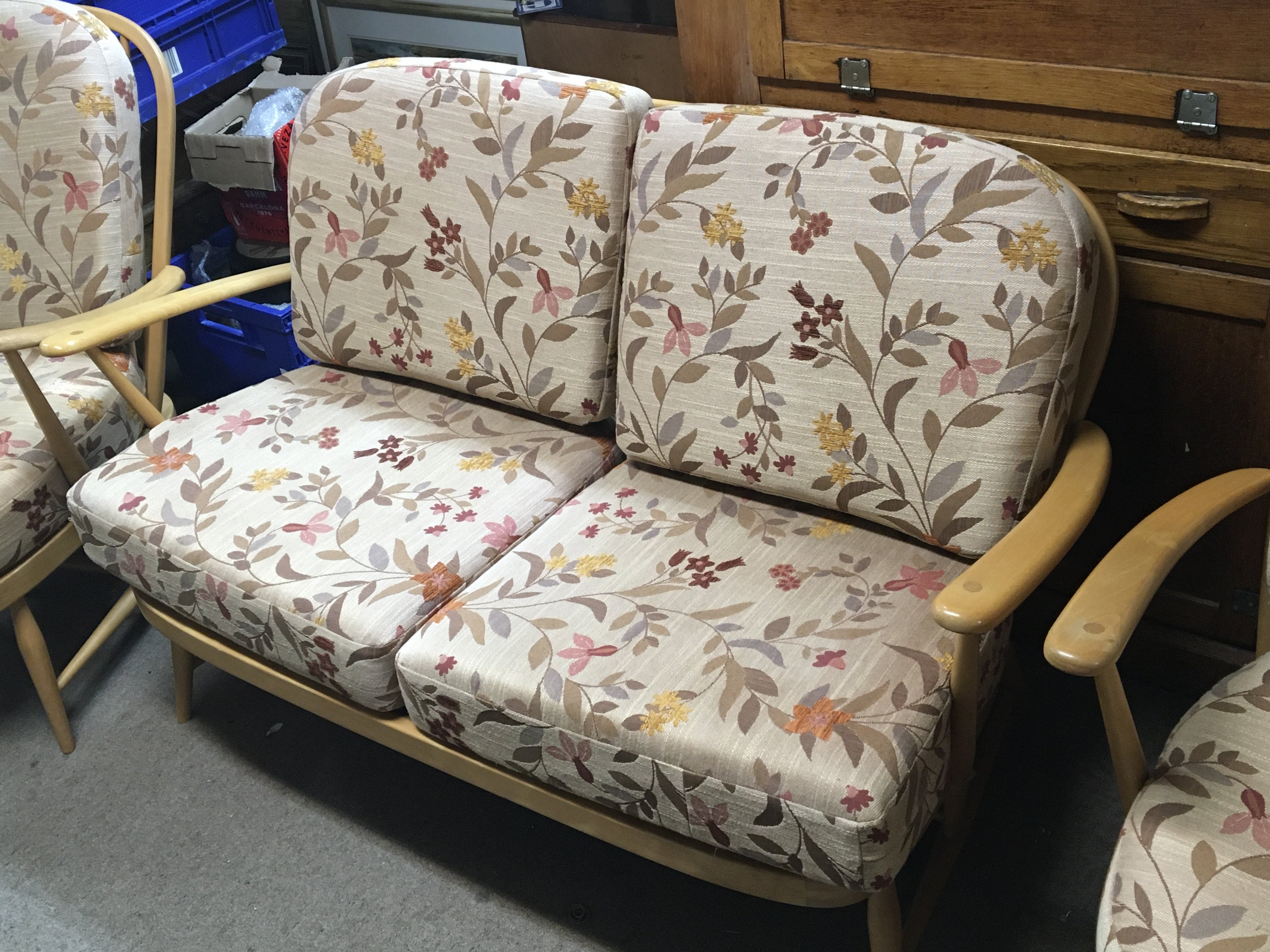 A mid 20th century blonde Ercol three piece suite - Image 3 of 3