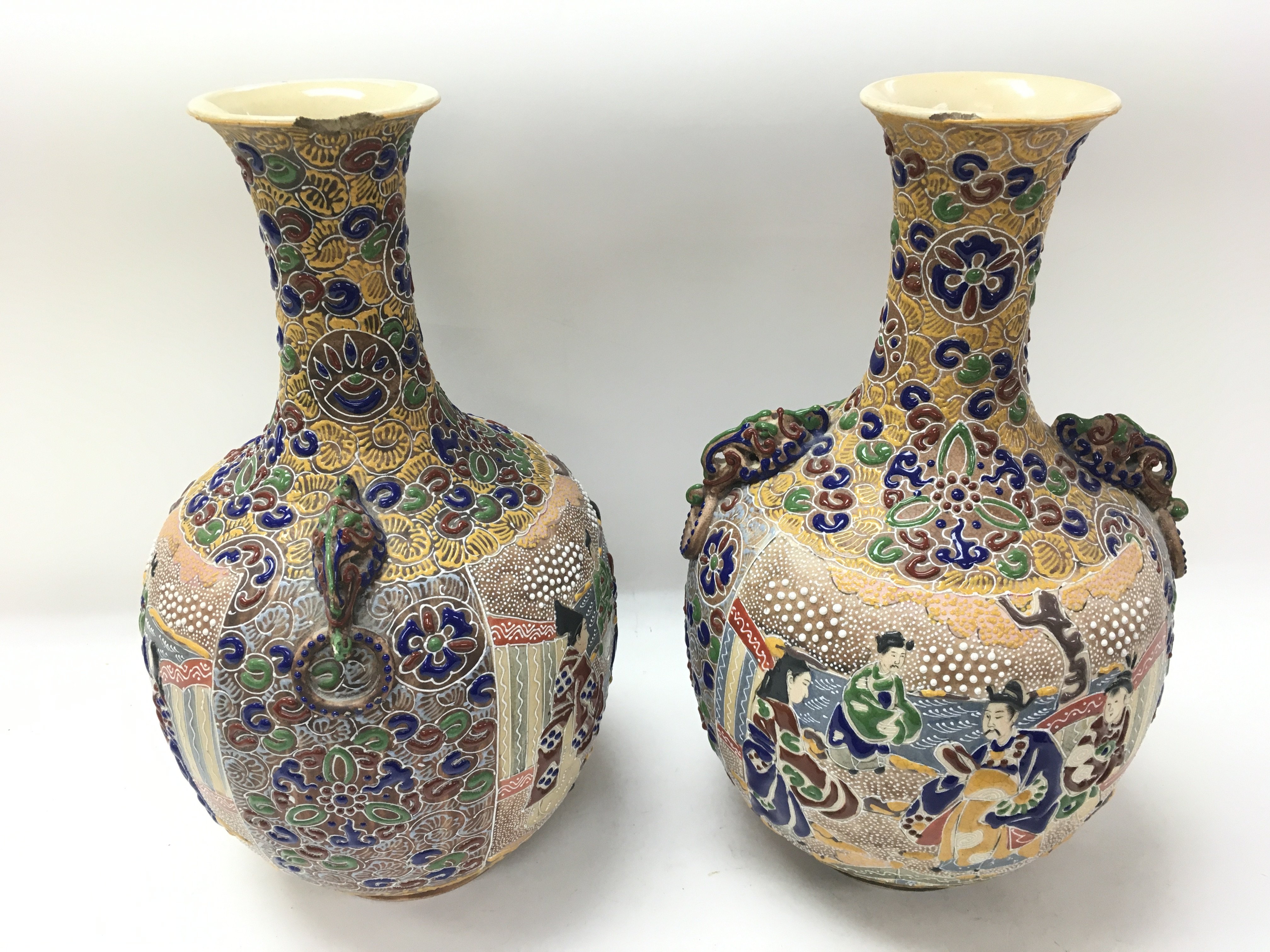 A pair of early 20th century Japanese satsuma vase - Image 2 of 5