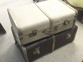 Two Vintage trunks, dimensions 48x76x32cm & 45x68x