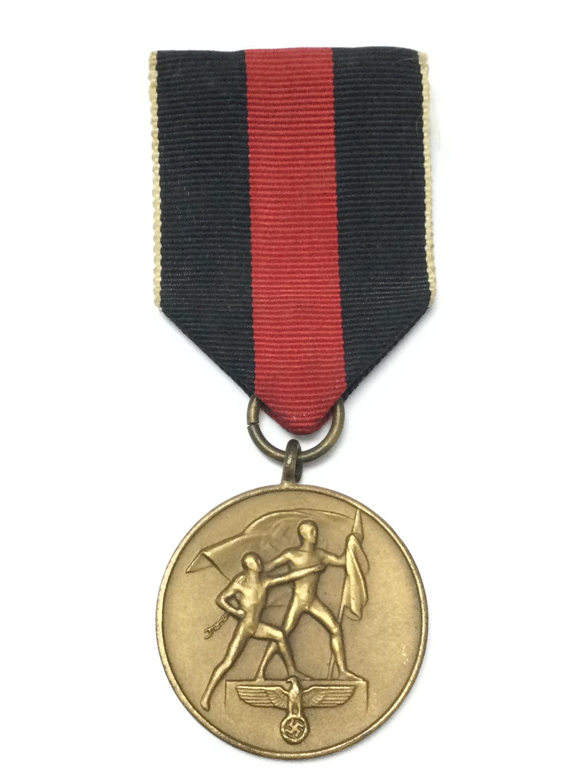 A cased WW2 Third Reich Medal of the Annexation of - Image 4 of 6