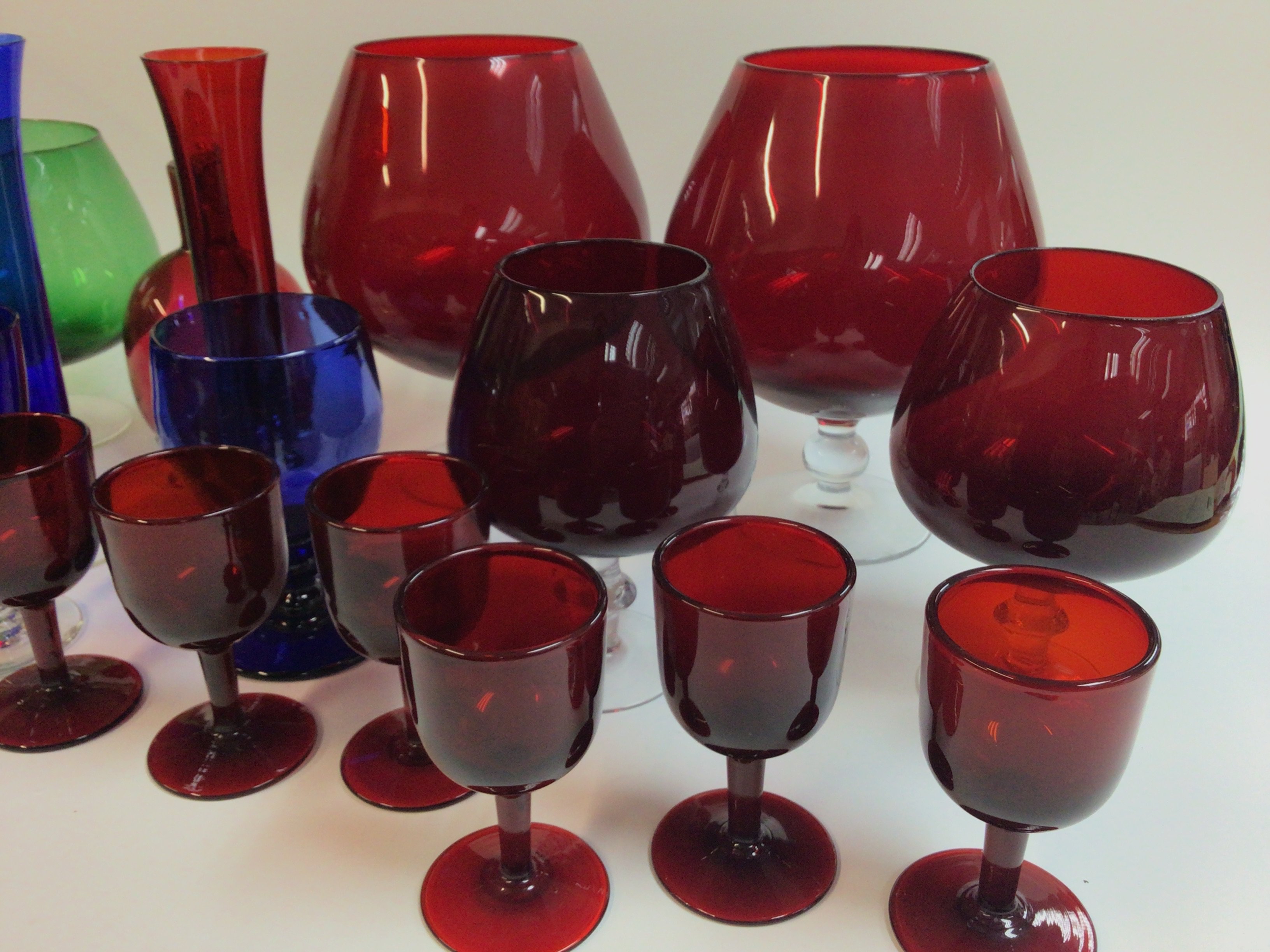 A collection of assorted coloured glass. Postage D - Image 3 of 3