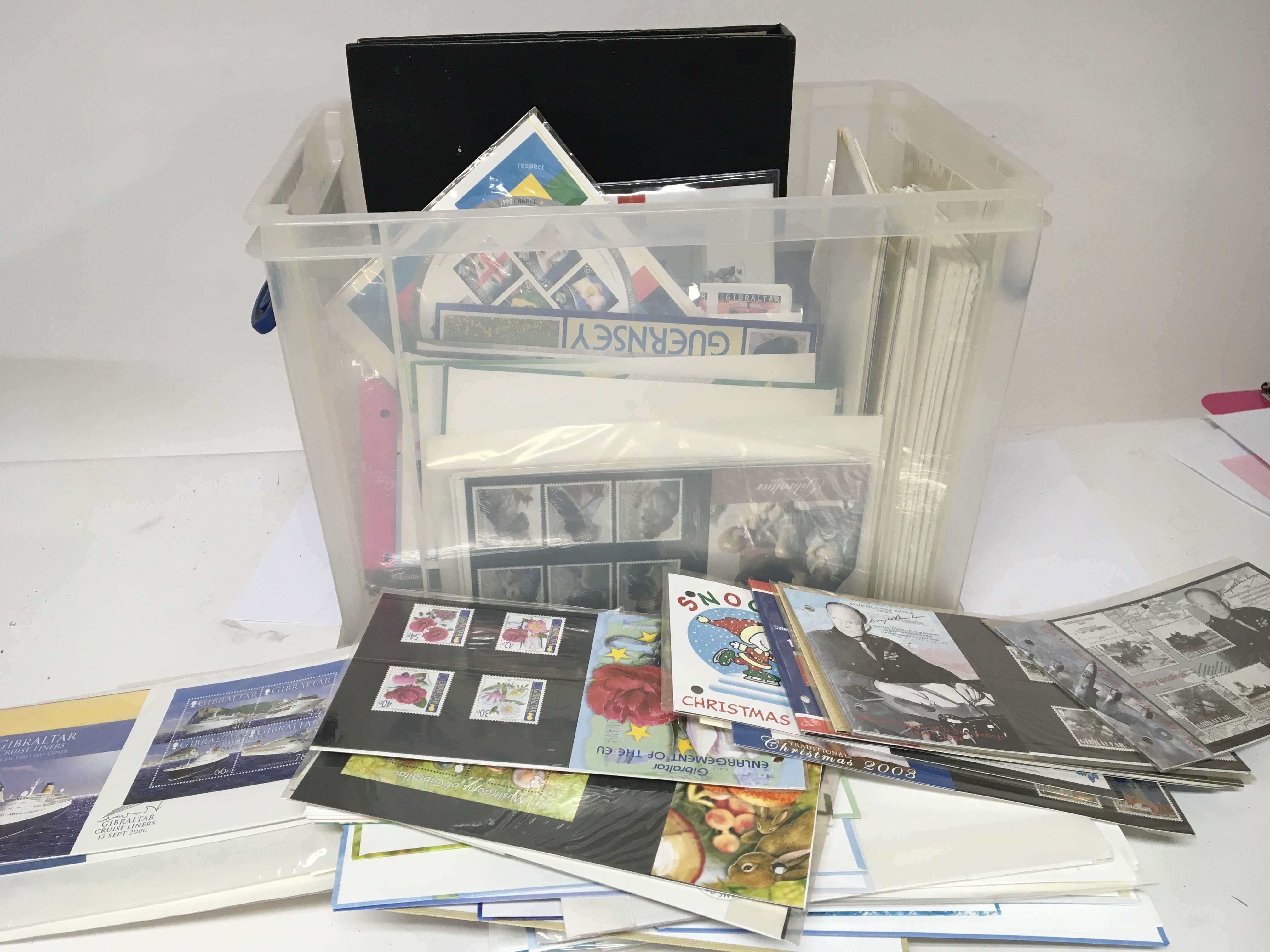 A large collection of Stamp presentation packs inc