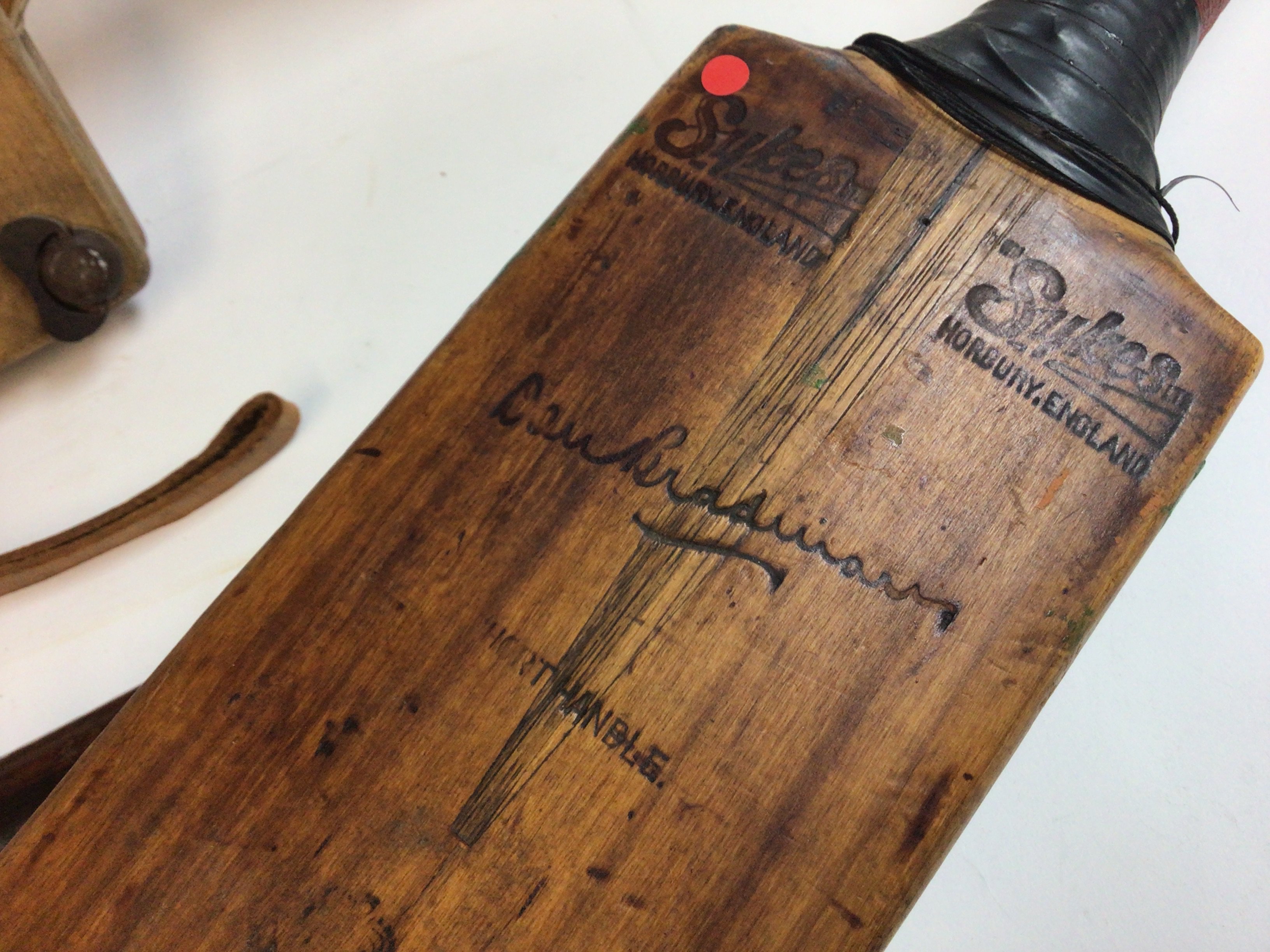 An old cricket bat along with a vintage tennis rac - Image 3 of 3