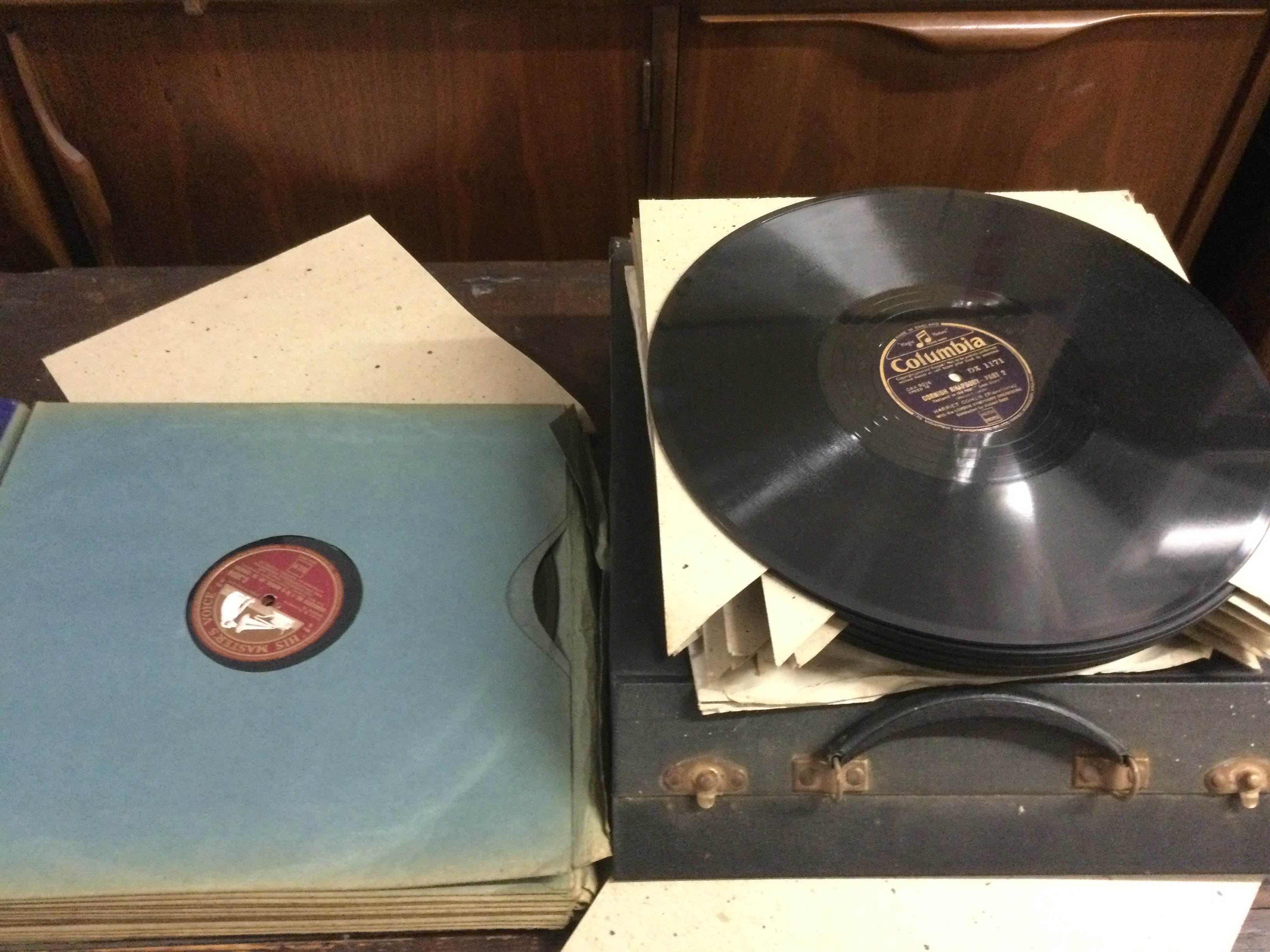 A collection of 78rpm classical records. Shipping category D