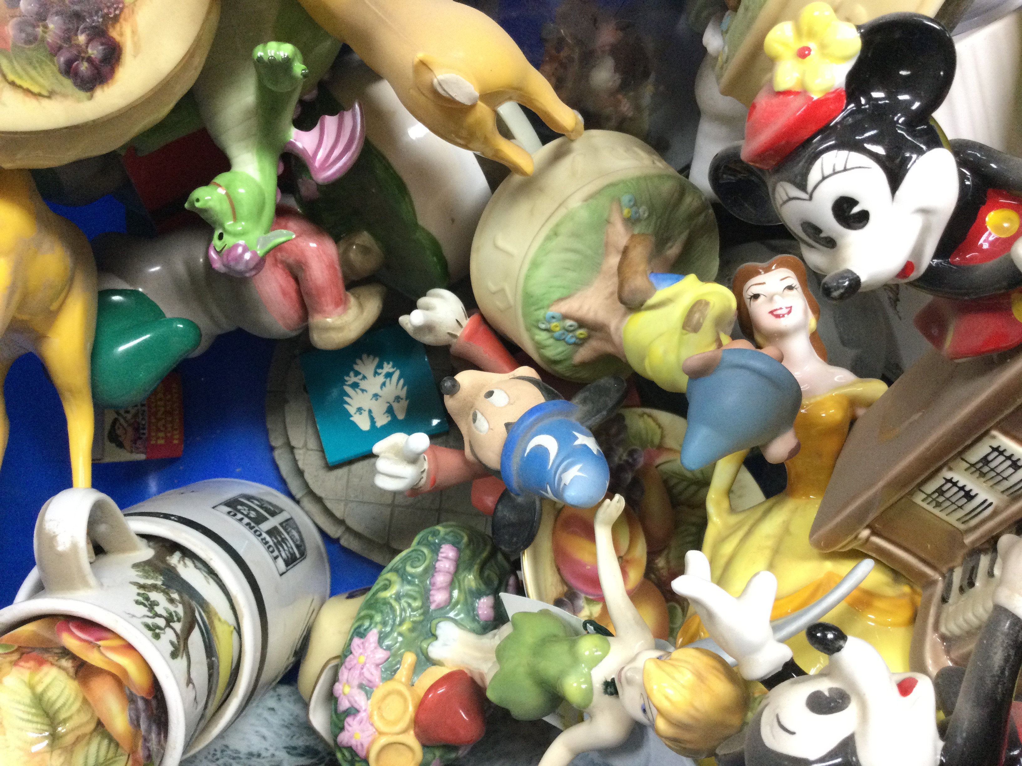 A Collection of Disney and Other Ceramics. - Bild 2 aus 2