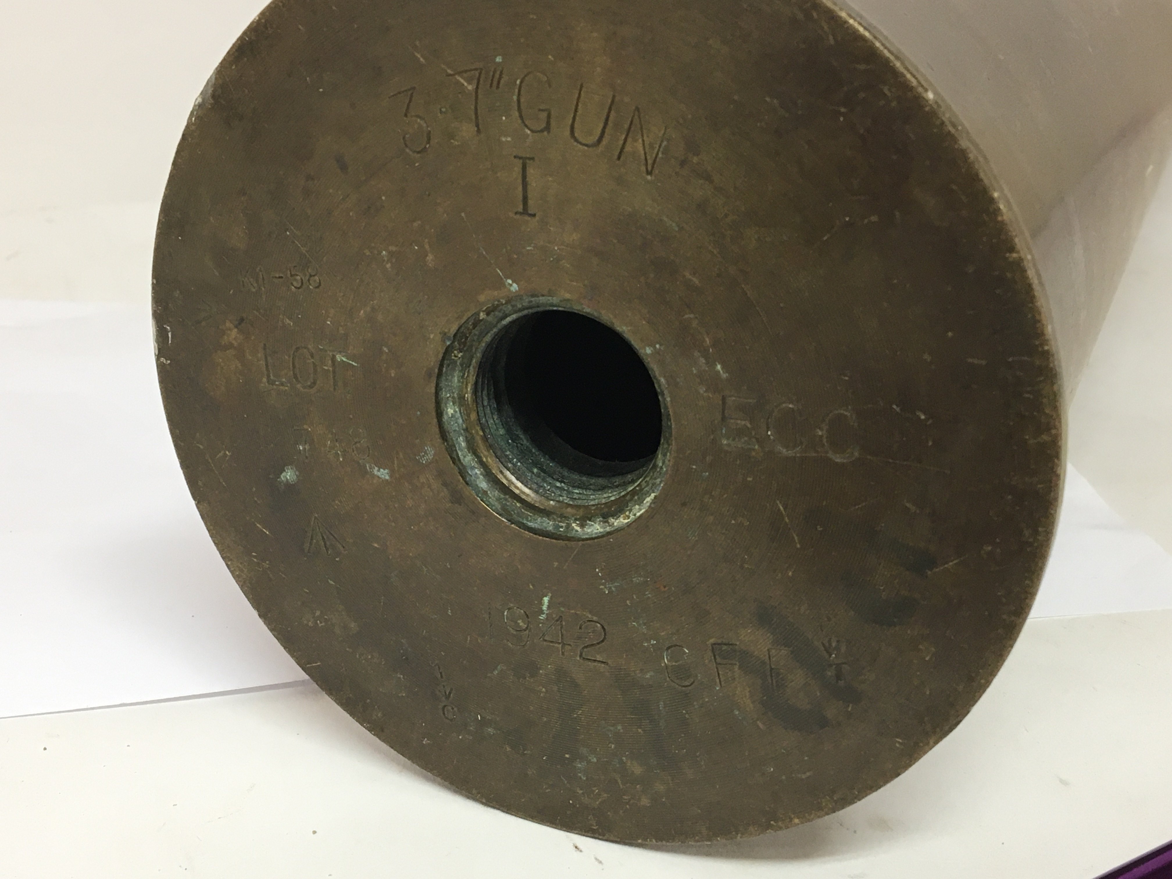 A large Second World War Artillery brass shell cas - Image 2 of 2