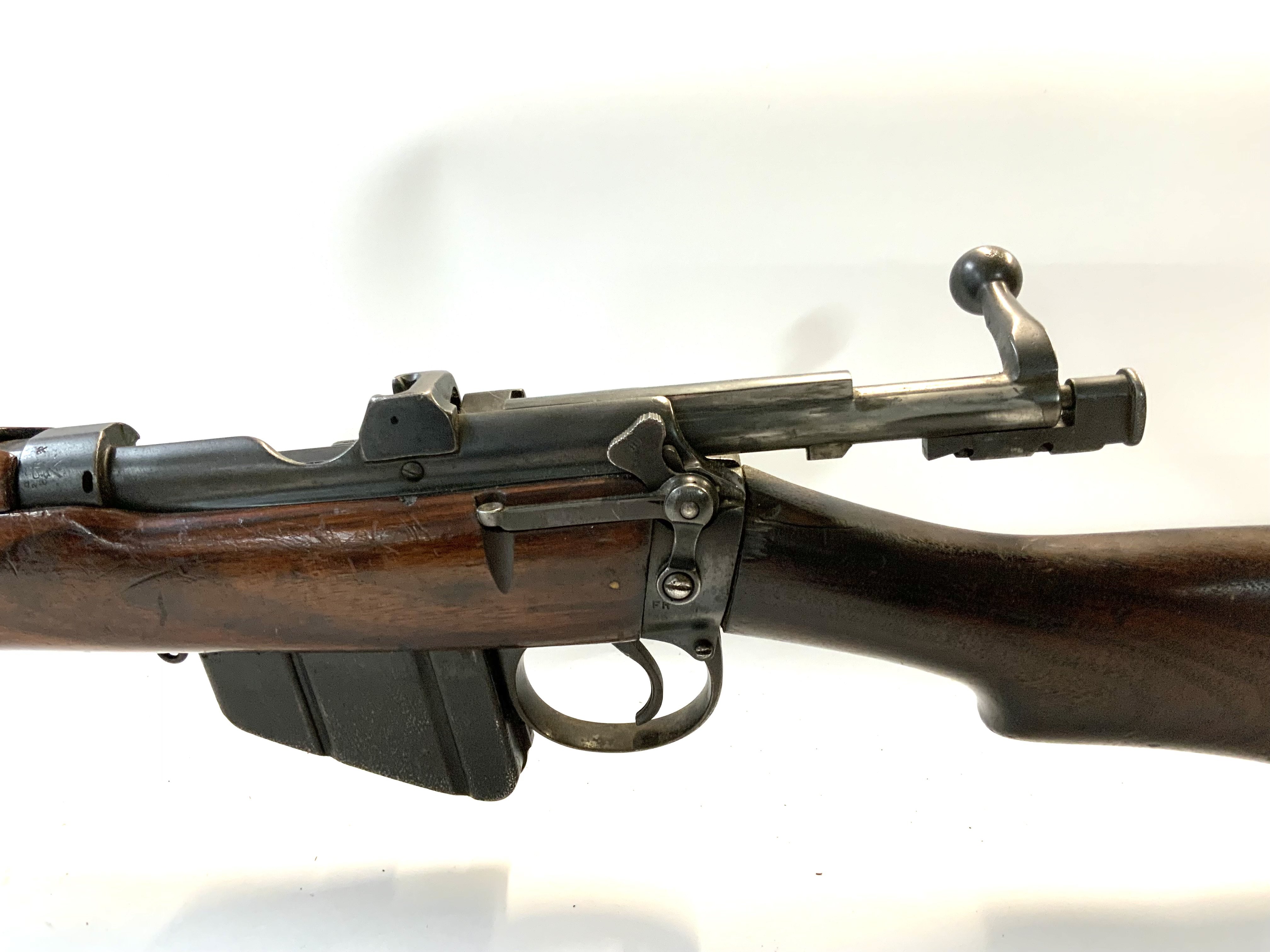 Deactivated WW1 SMLE MKIII Rifle.303, 25 inch barrel. Top mounted leaf sight. Body with maker " - Image 9 of 10