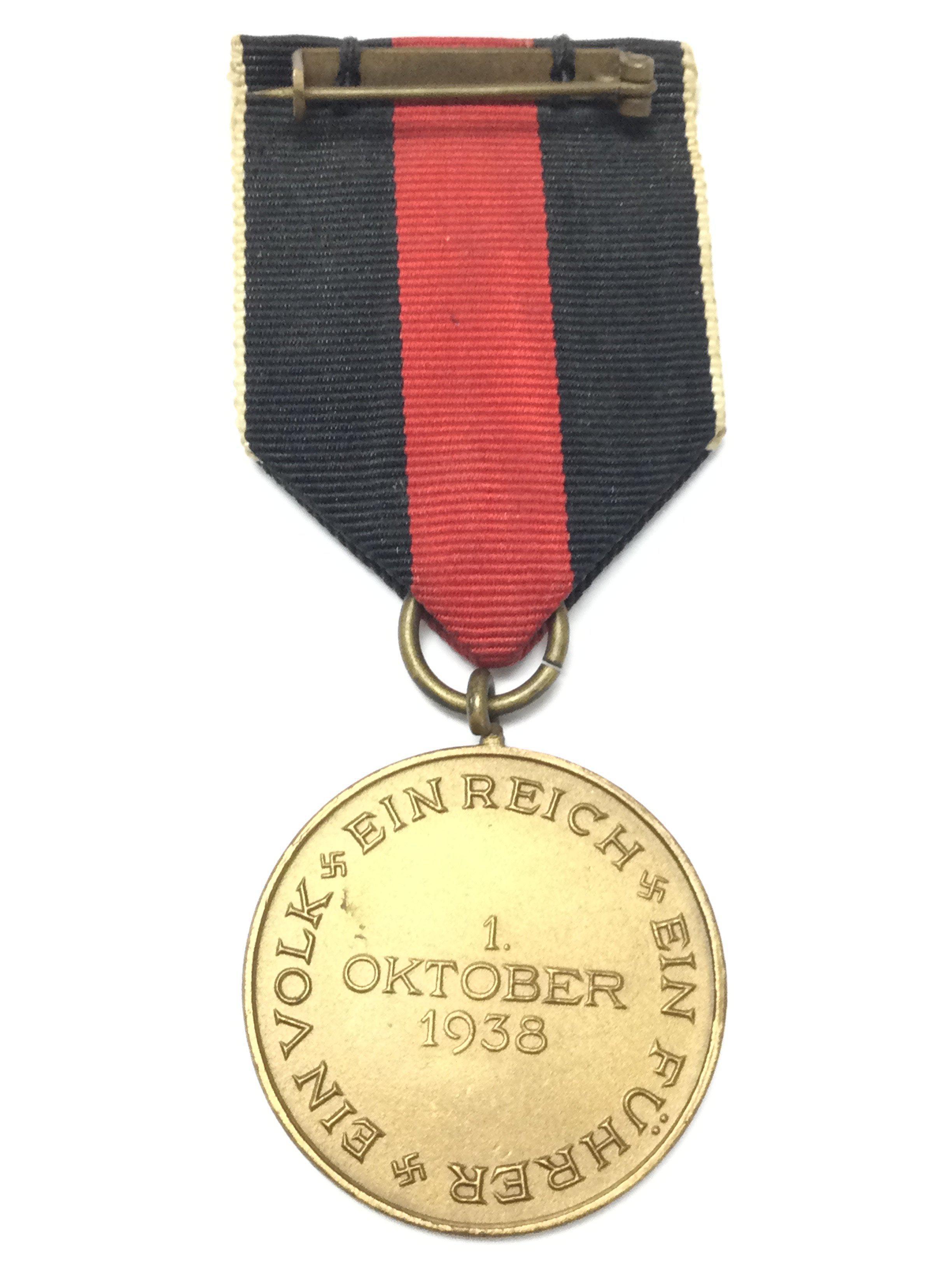 A cased WW2 Third Reich Medal of the Annexation of - Image 5 of 6