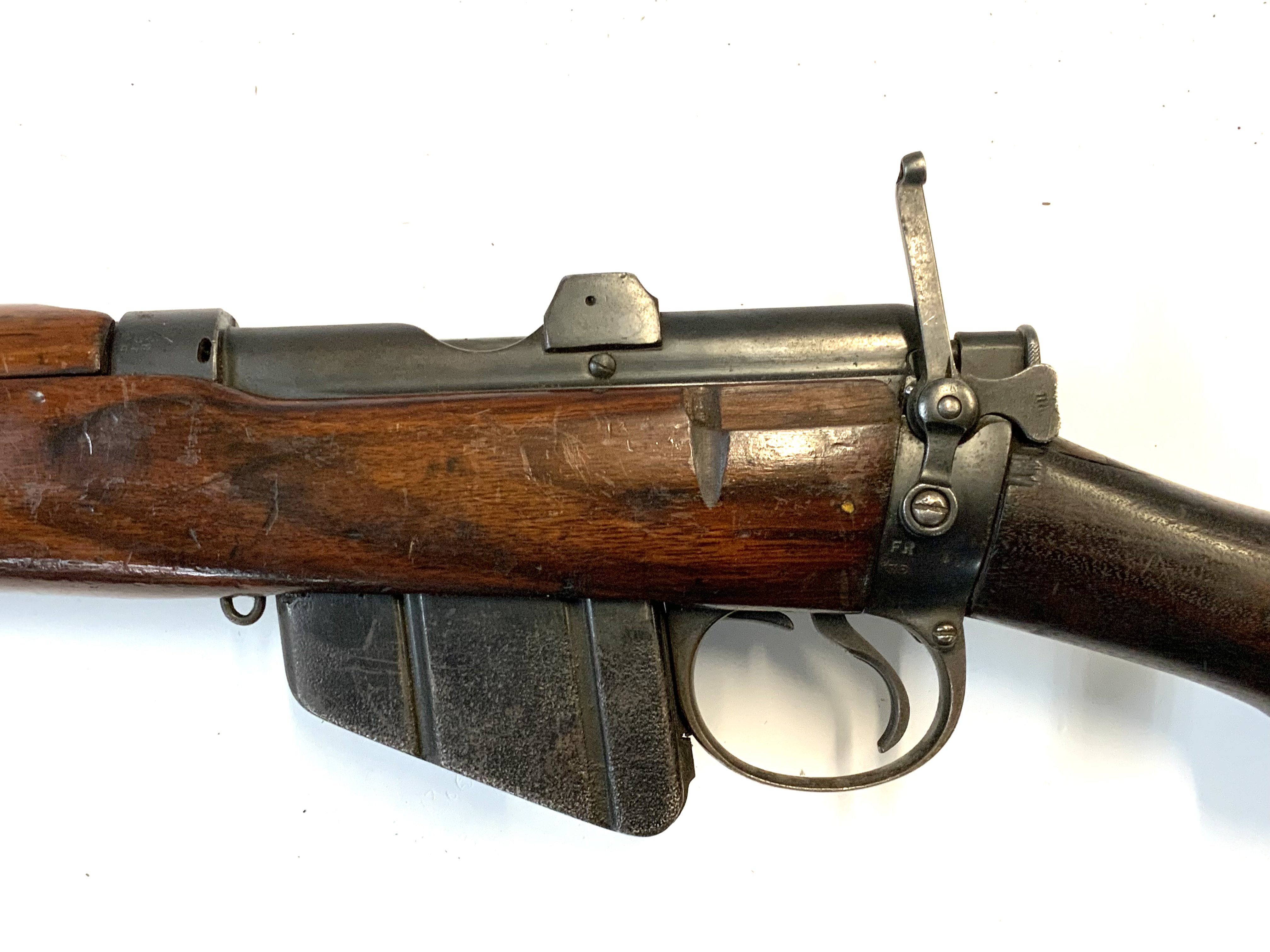 Deactivated WW1 SMLE MKIII Rifle.303, 25 inch barrel. Top mounted leaf sight. Body with maker " - Image 2 of 10