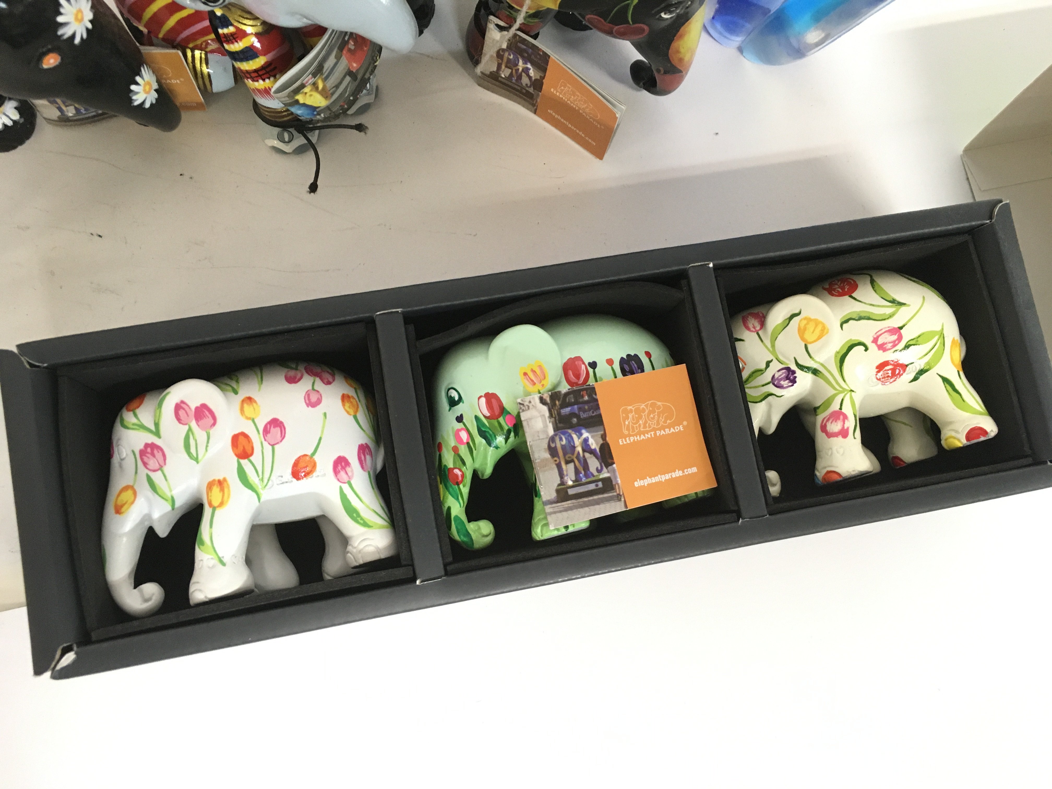 A collection of ceramic elephant ornaments includi - Image 2 of 4